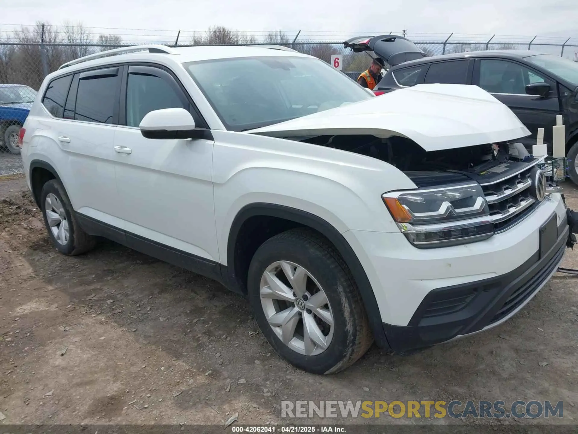 1 Photograph of a damaged car 1V2GR2CA0KC599079 VOLKSWAGEN ATLAS 2019