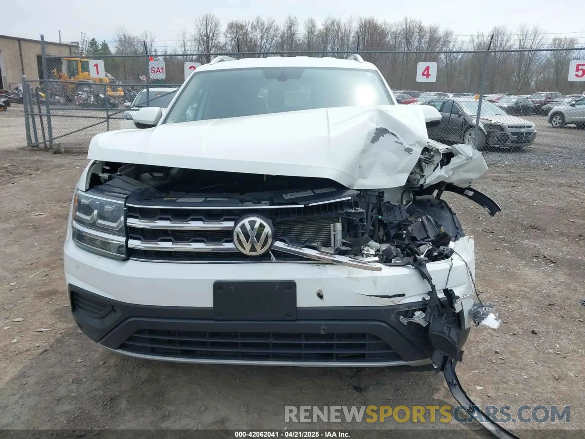 13 Photograph of a damaged car 1V2GR2CA0KC599079 VOLKSWAGEN ATLAS 2019