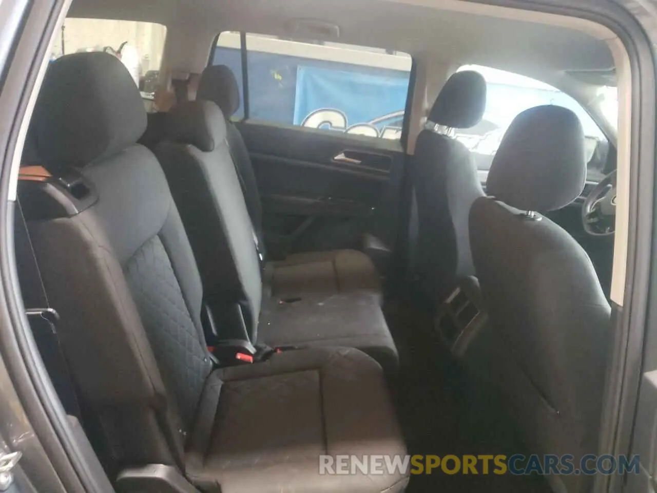 11 Photograph of a damaged car 1V2GR2CA0KC607973 VOLKSWAGEN ATLAS 2019
