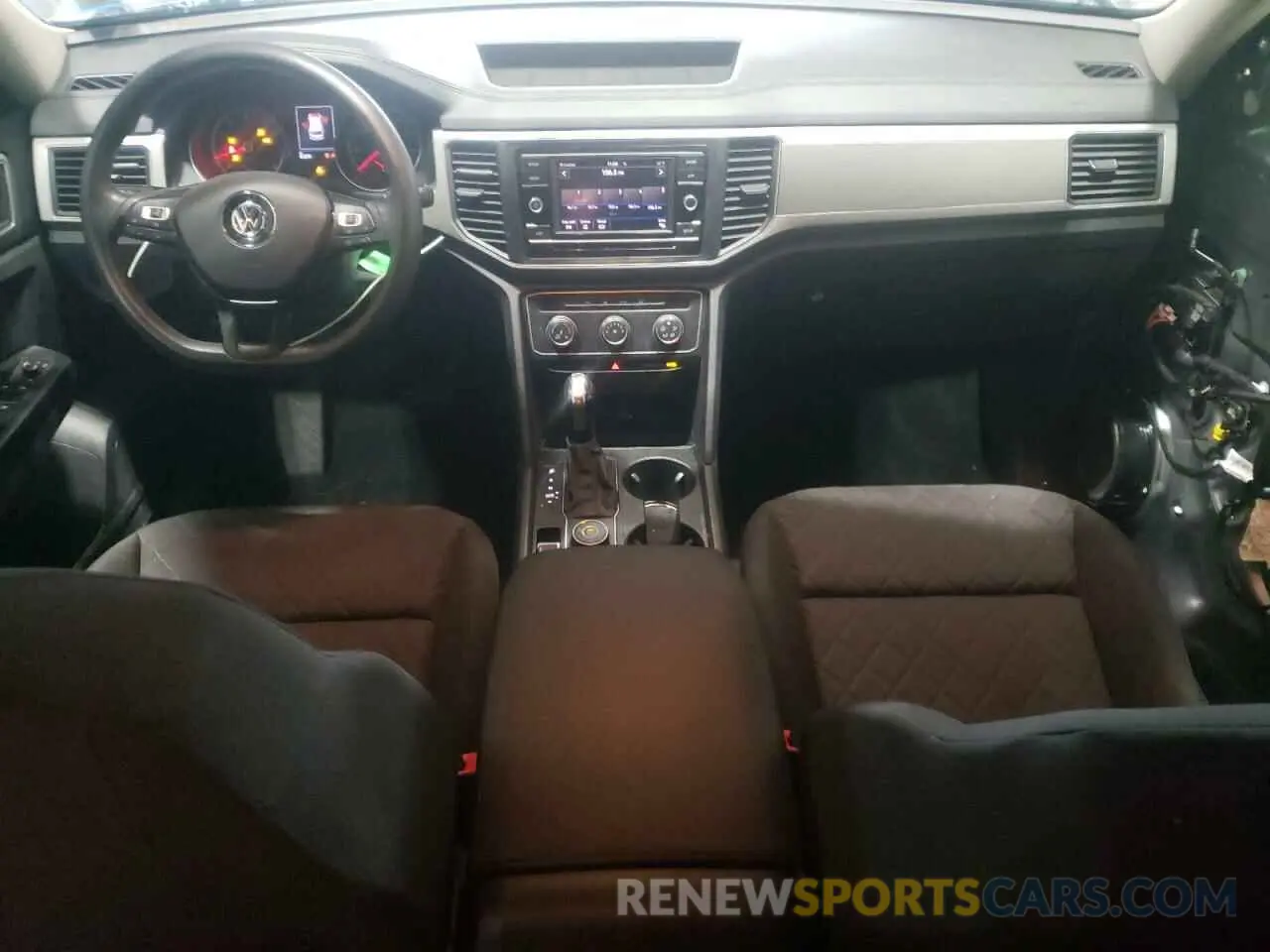 8 Photograph of a damaged car 1V2GR2CA0KC607973 VOLKSWAGEN ATLAS 2019