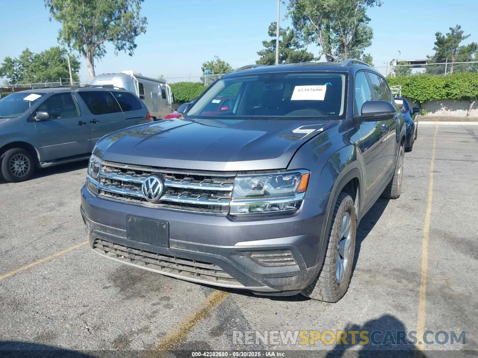 6 Photograph of a damaged car 1V2GR2CA8KC549501 VOLKSWAGEN ATLAS 2019