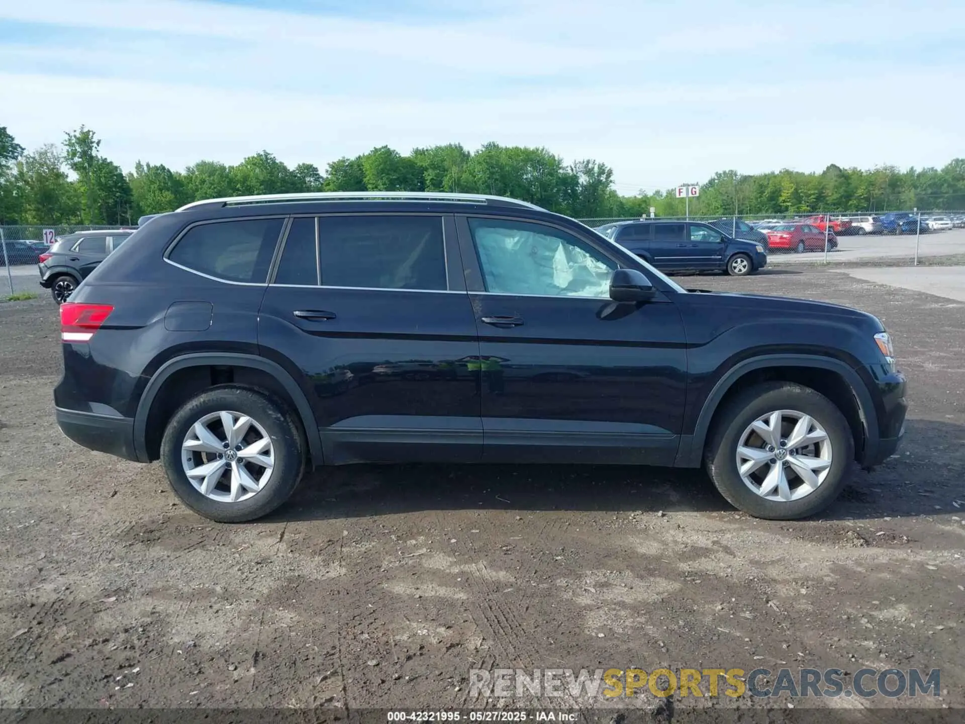 13 Photograph of a damaged car 1V2LR2CA1KC606796 VOLKSWAGEN ATLAS 2019
