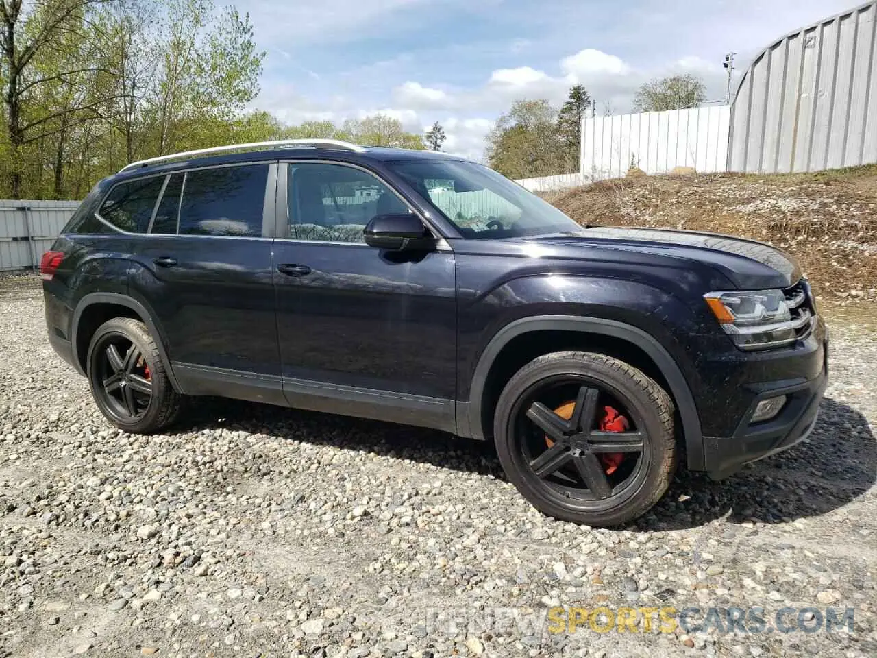 4 Photograph of a damaged car 1V2LR2CA3KC574899 VOLKSWAGEN ATLAS 2019