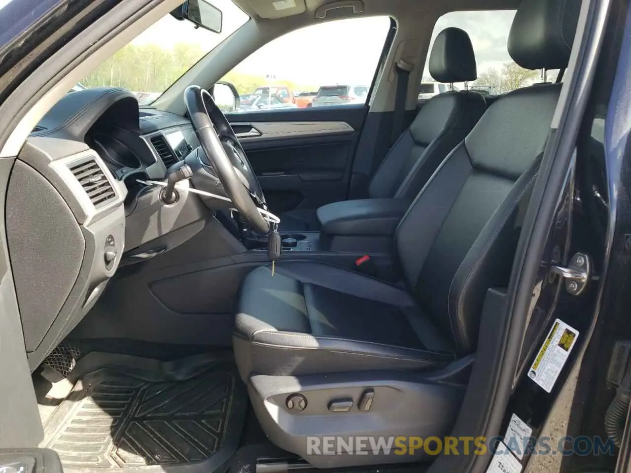 7 Photograph of a damaged car 1V2LR2CA3KC574899 VOLKSWAGEN ATLAS 2019