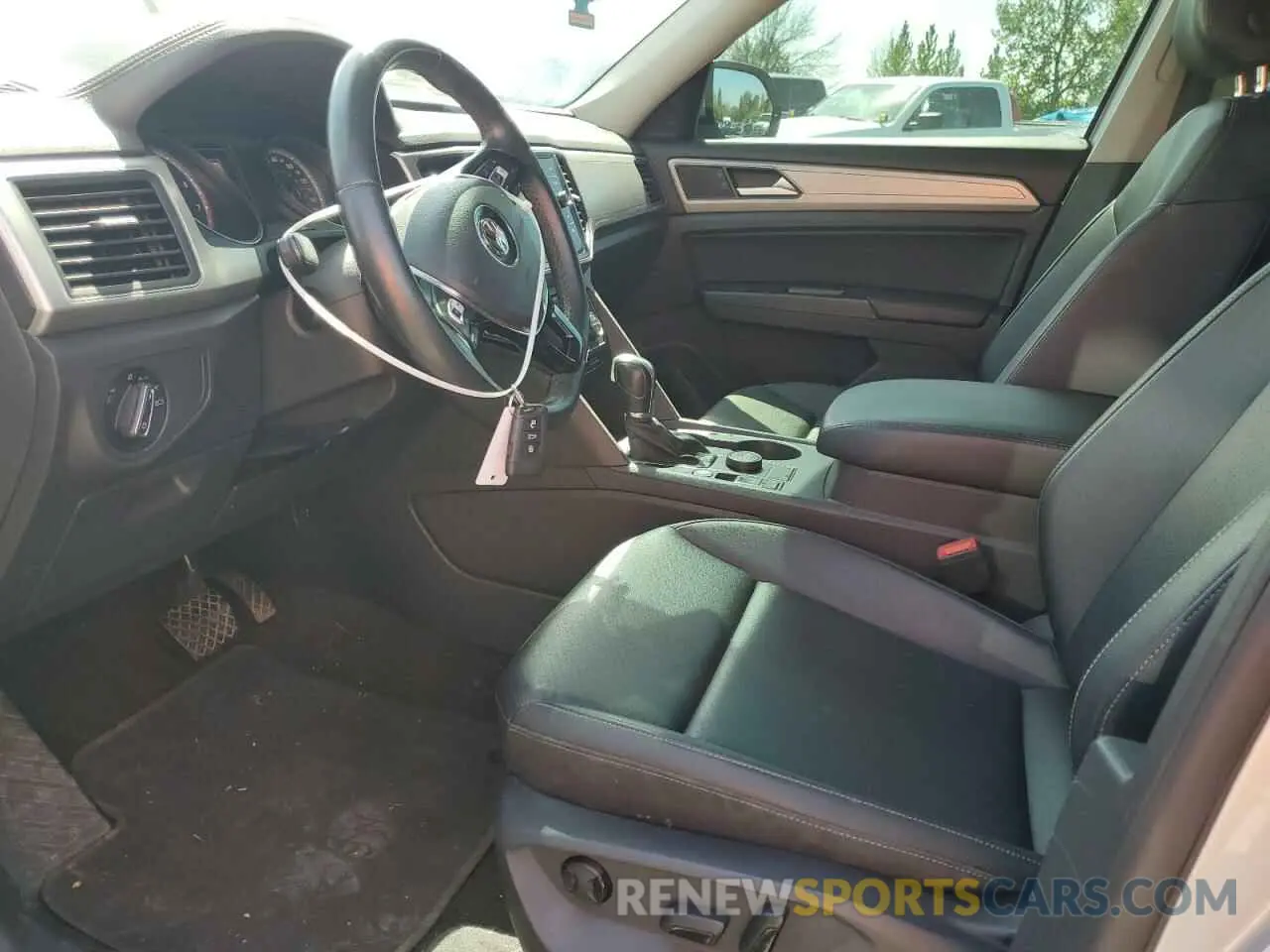 7 Photograph of a damaged car 1V2LR2CA5KC549048 VOLKSWAGEN ATLAS 2019