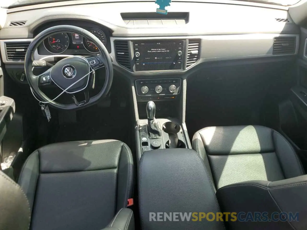 8 Photograph of a damaged car 1V2LR2CA5KC549048 VOLKSWAGEN ATLAS 2019