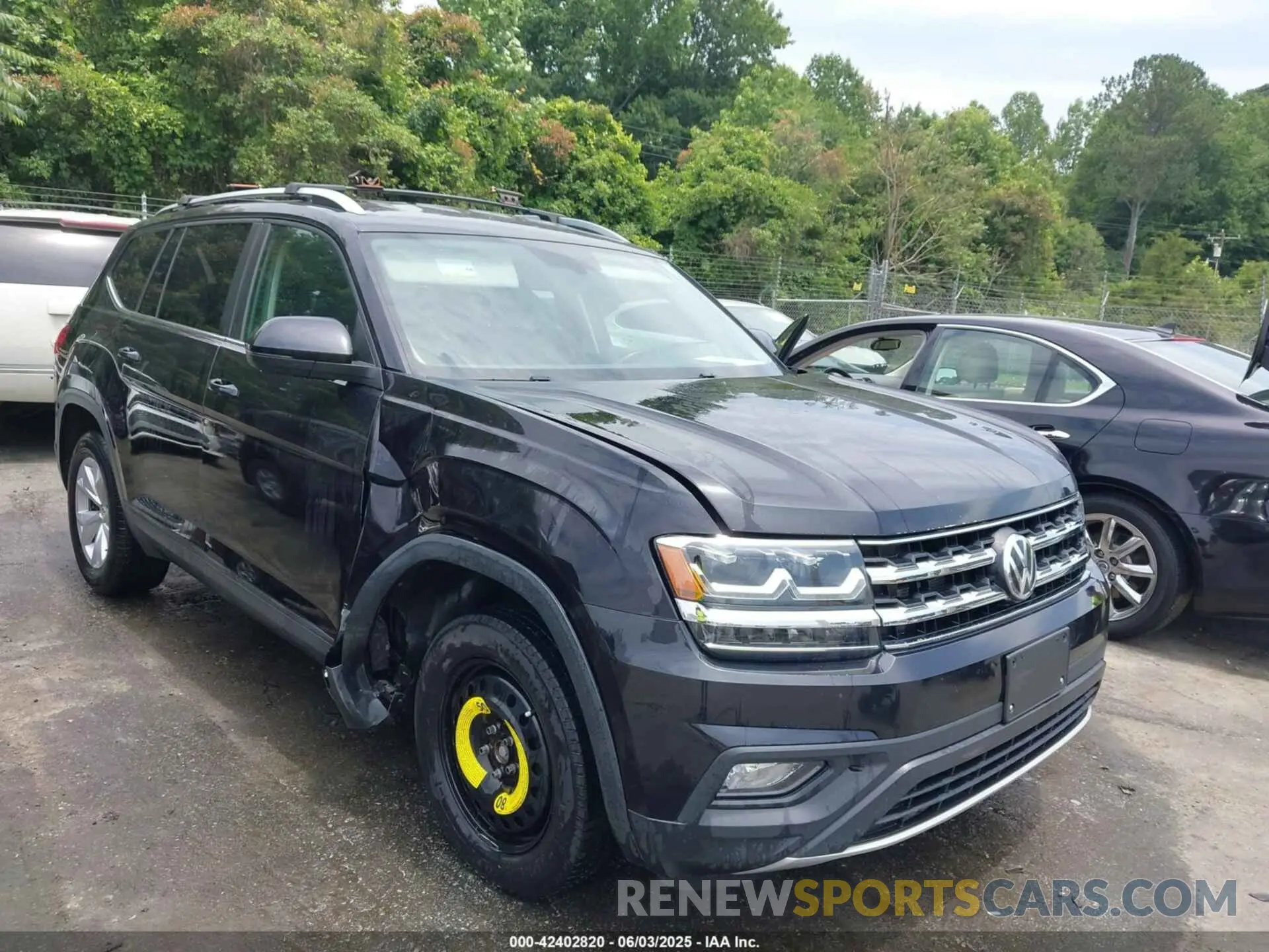 1 Photograph of a damaged car 1V2LR2CA9KC575393 VOLKSWAGEN ATLAS 2019