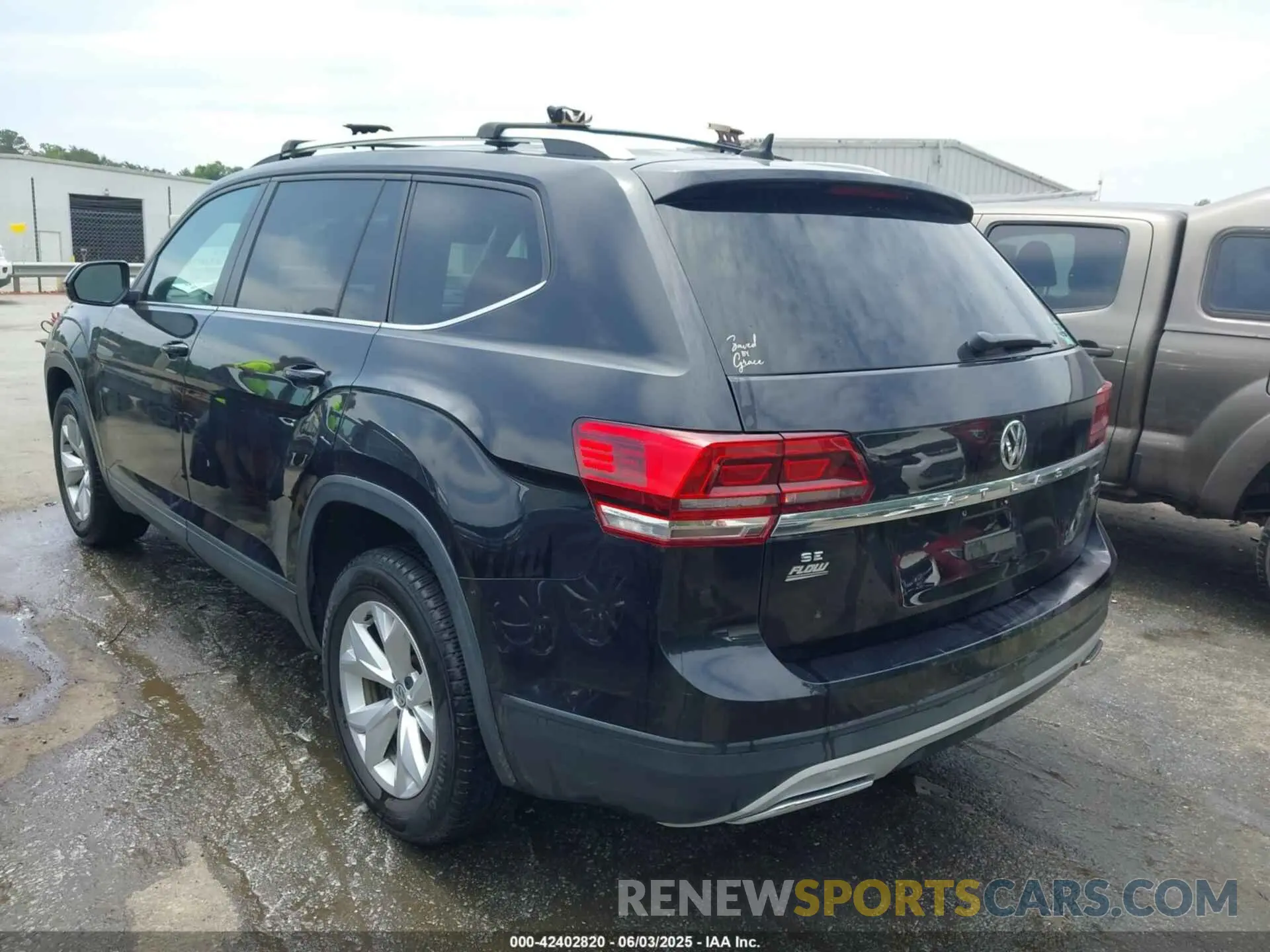 3 Photograph of a damaged car 1V2LR2CA9KC575393 VOLKSWAGEN ATLAS 2019