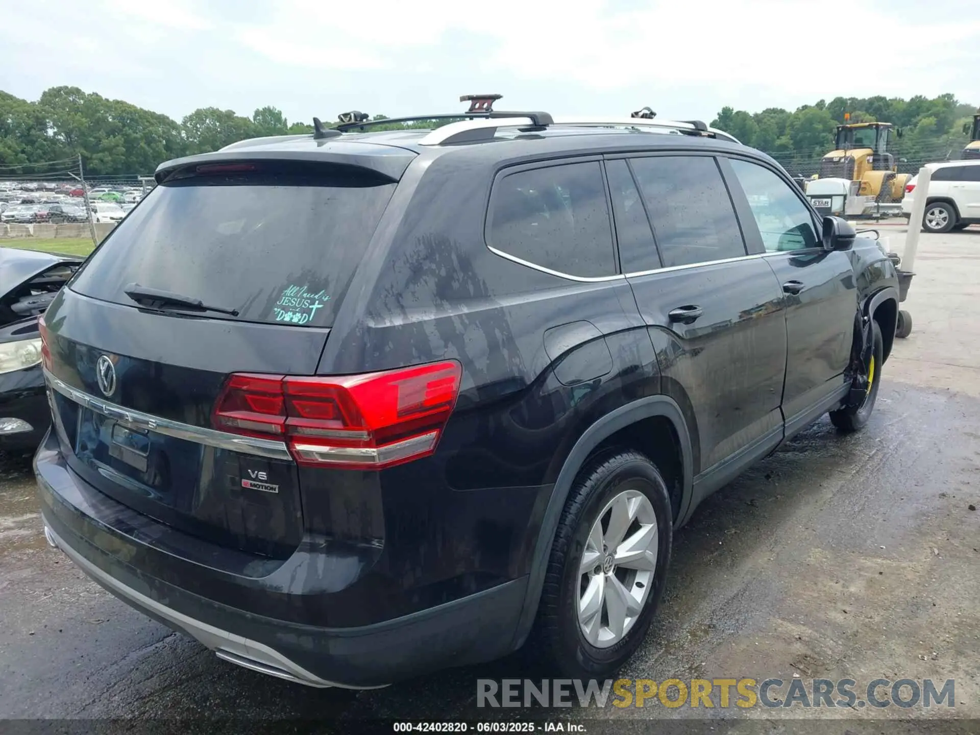 4 Photograph of a damaged car 1V2LR2CA9KC575393 VOLKSWAGEN ATLAS 2019