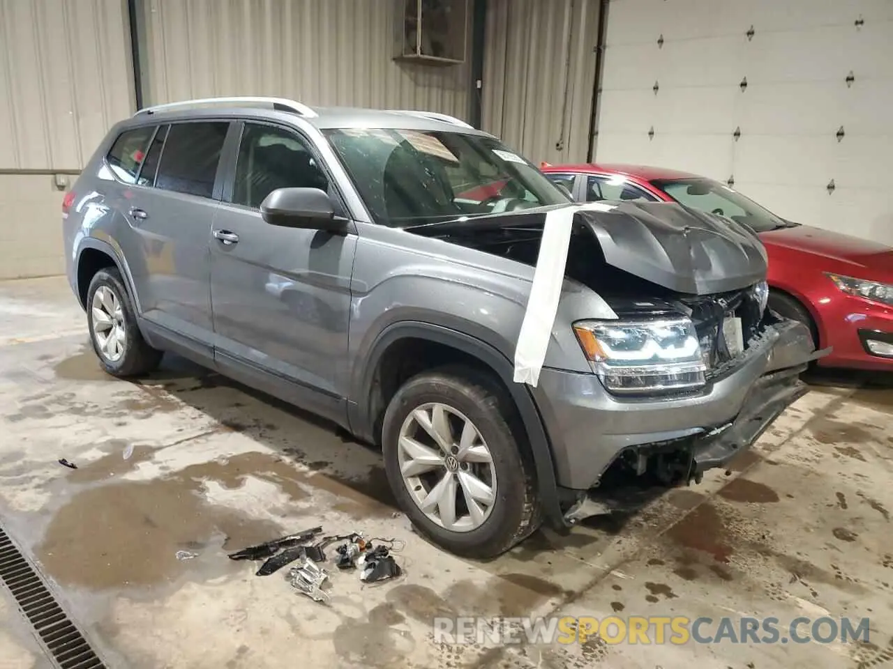 4 Photograph of a damaged car 1V2LR2CAXKC550177 VOLKSWAGEN ATLAS 2019