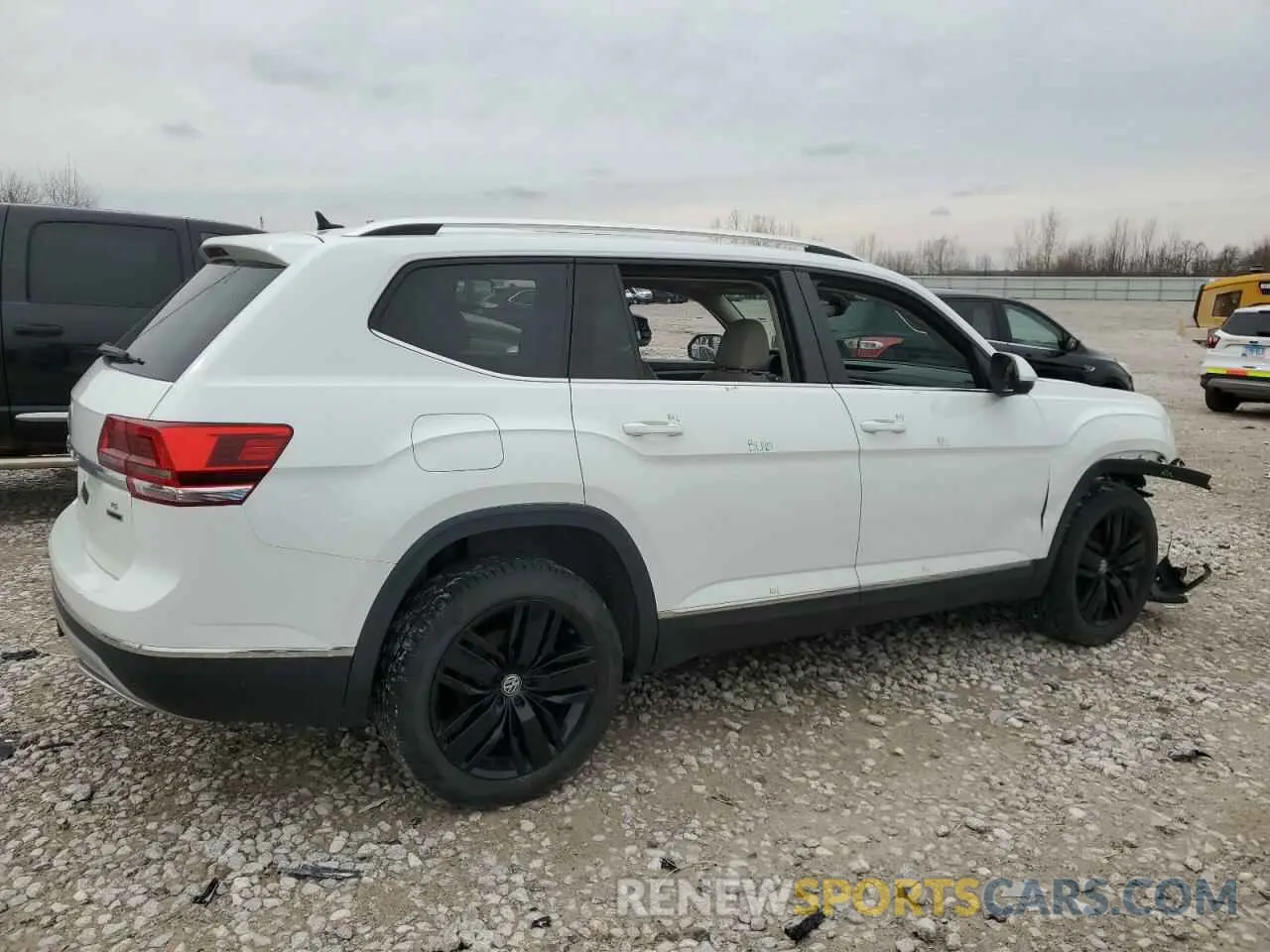 3 Photograph of a damaged car 1V2MR2CA2KC540537 VOLKSWAGEN ATLAS 2019