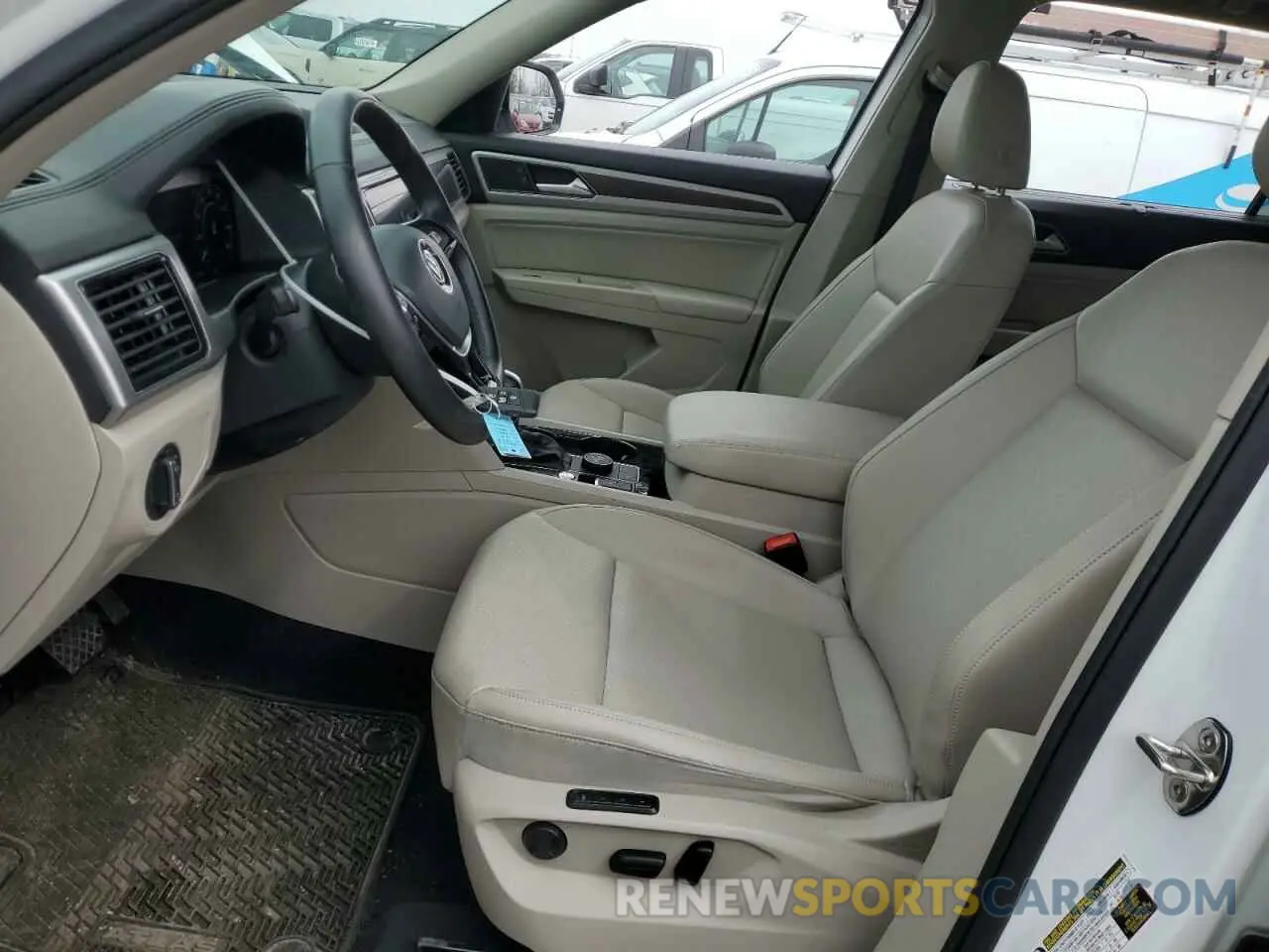 7 Photograph of a damaged car 1V2MR2CA2KC540537 VOLKSWAGEN ATLAS 2019