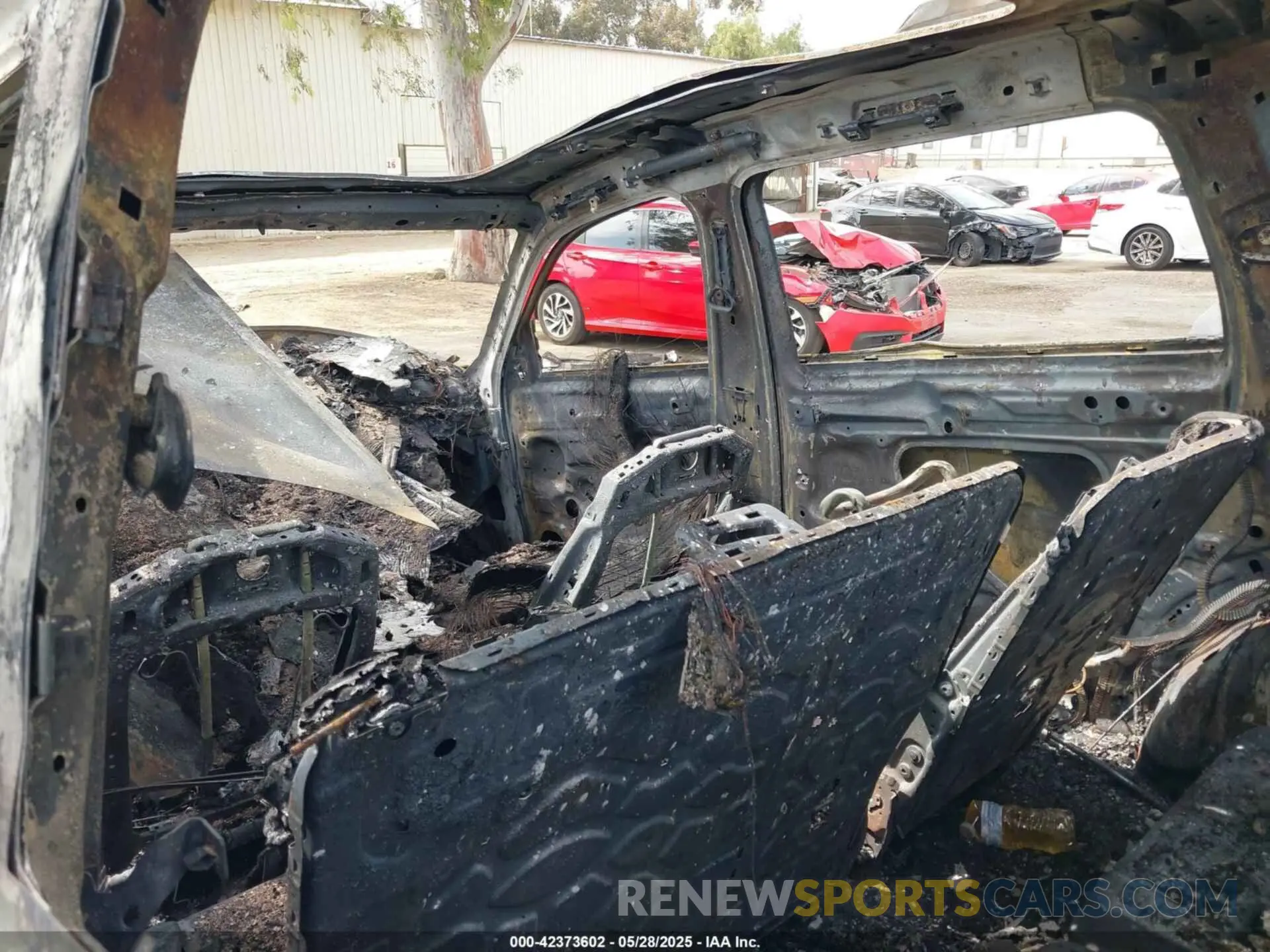 6 Photograph of a damaged car 1V2MR2CA4KC585043 VOLKSWAGEN ATLAS 2019