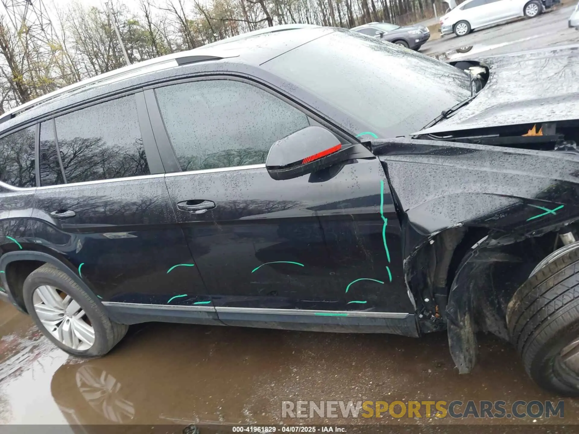 13 Photograph of a damaged car 1V2MR2CA4KC592087 VOLKSWAGEN ATLAS 2019