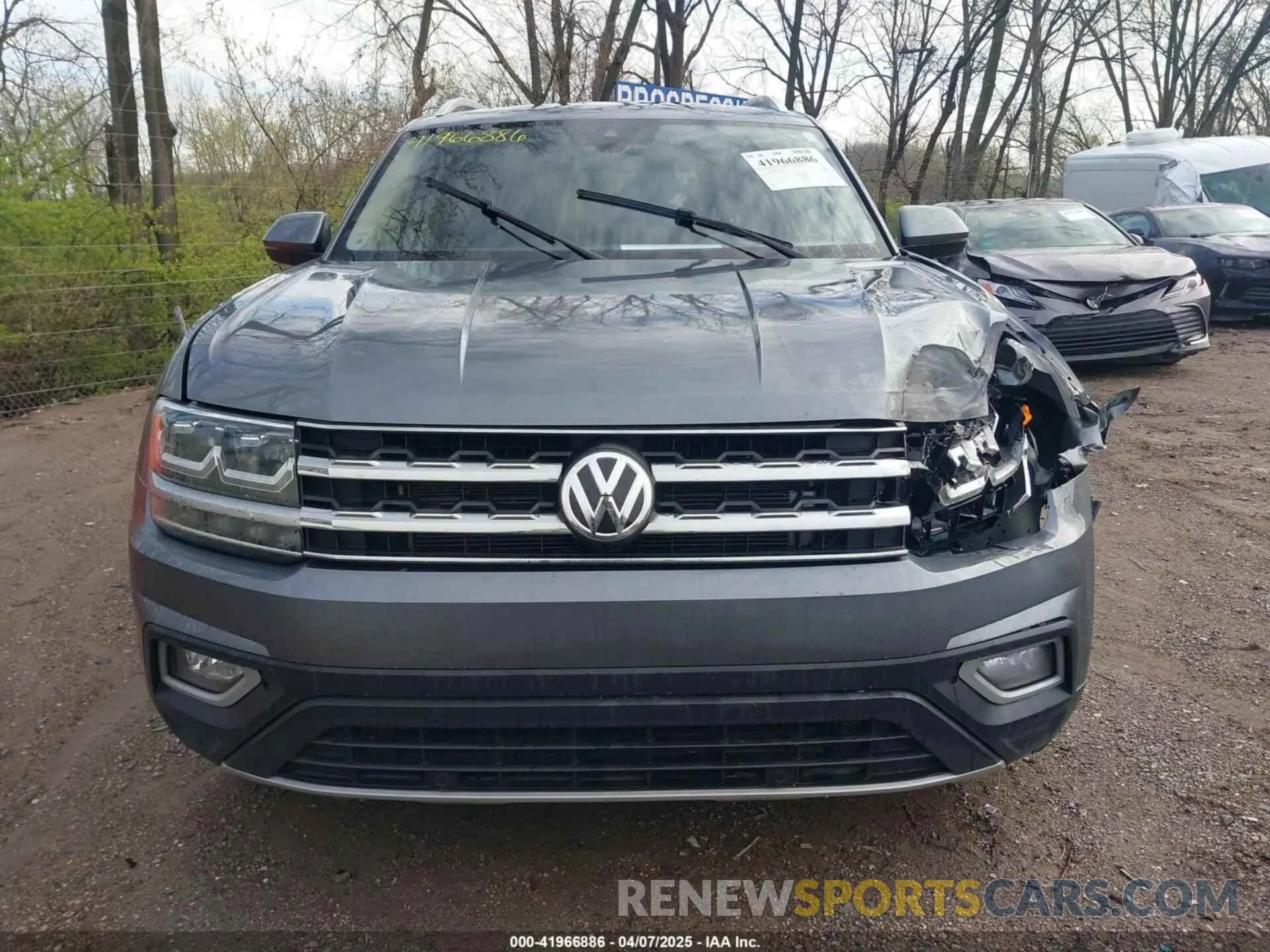 12 Photograph of a damaged car 1V2MR2CA5KC610726 VOLKSWAGEN ATLAS 2019