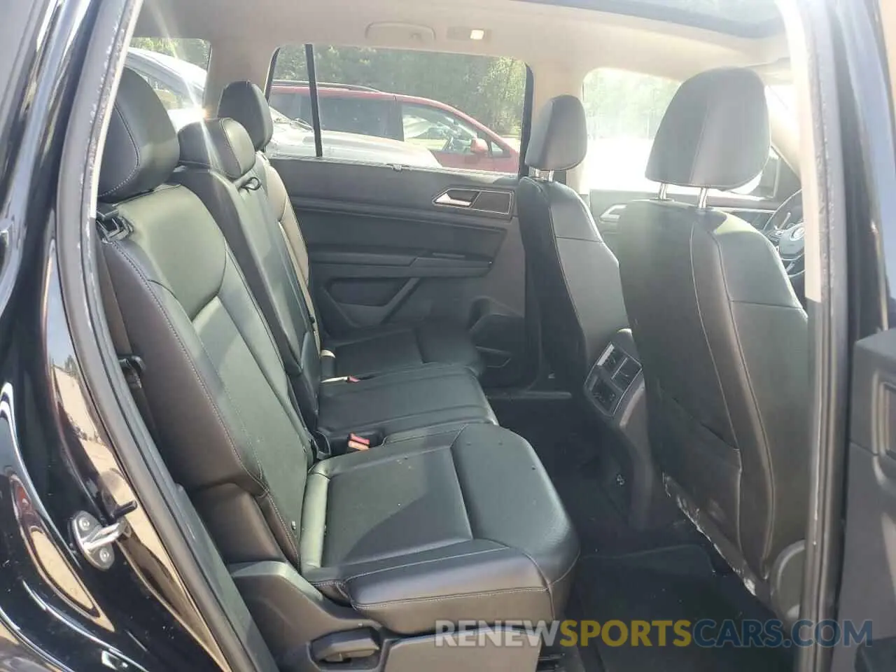 11 Photograph of a damaged car 1V2MR2CA6KC522767 VOLKSWAGEN ATLAS 2019