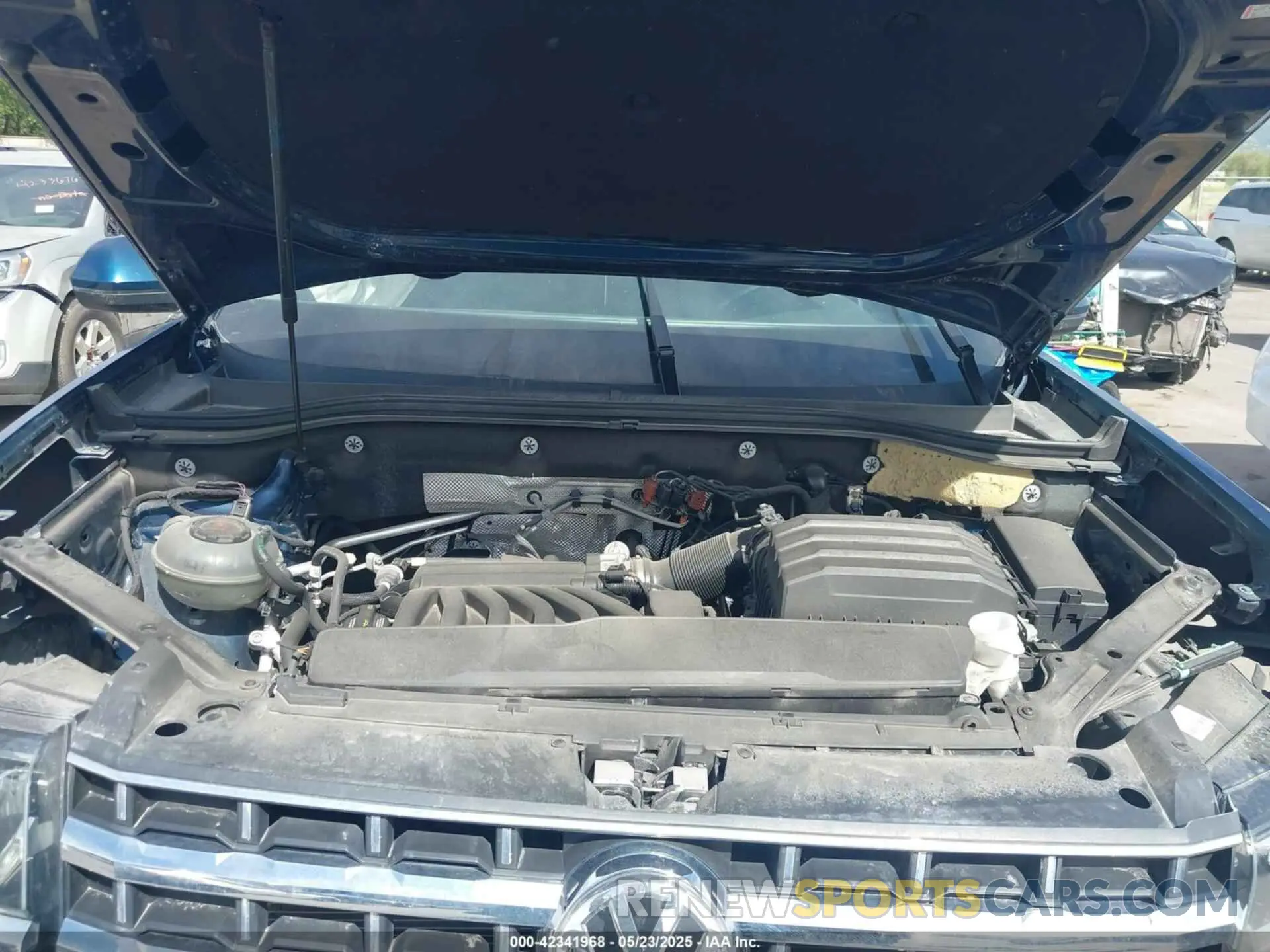 10 Photograph of a damaged car 1V2MR2CA6KC612422 VOLKSWAGEN ATLAS 2019