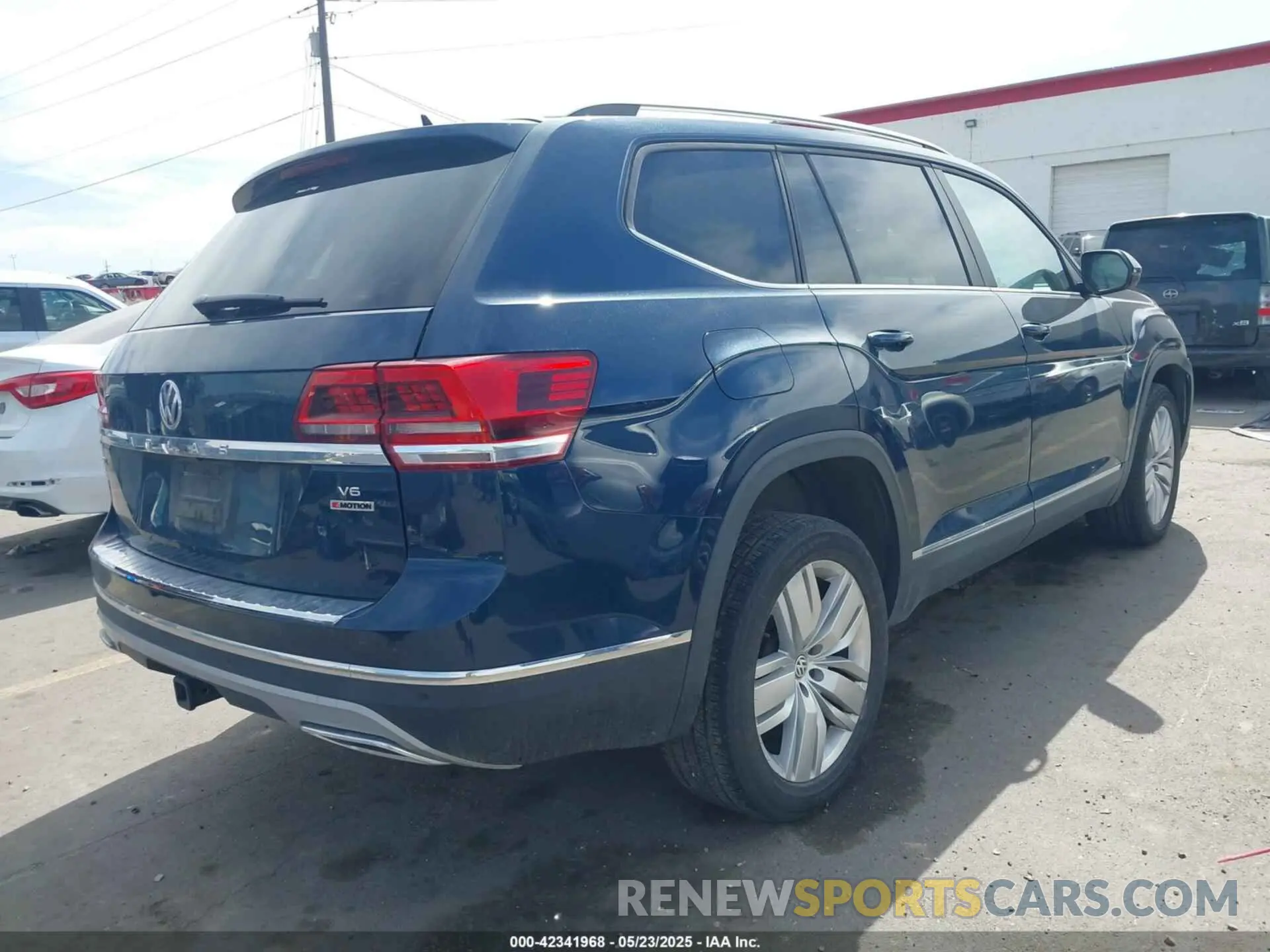 4 Photograph of a damaged car 1V2MR2CA6KC612422 VOLKSWAGEN ATLAS 2019