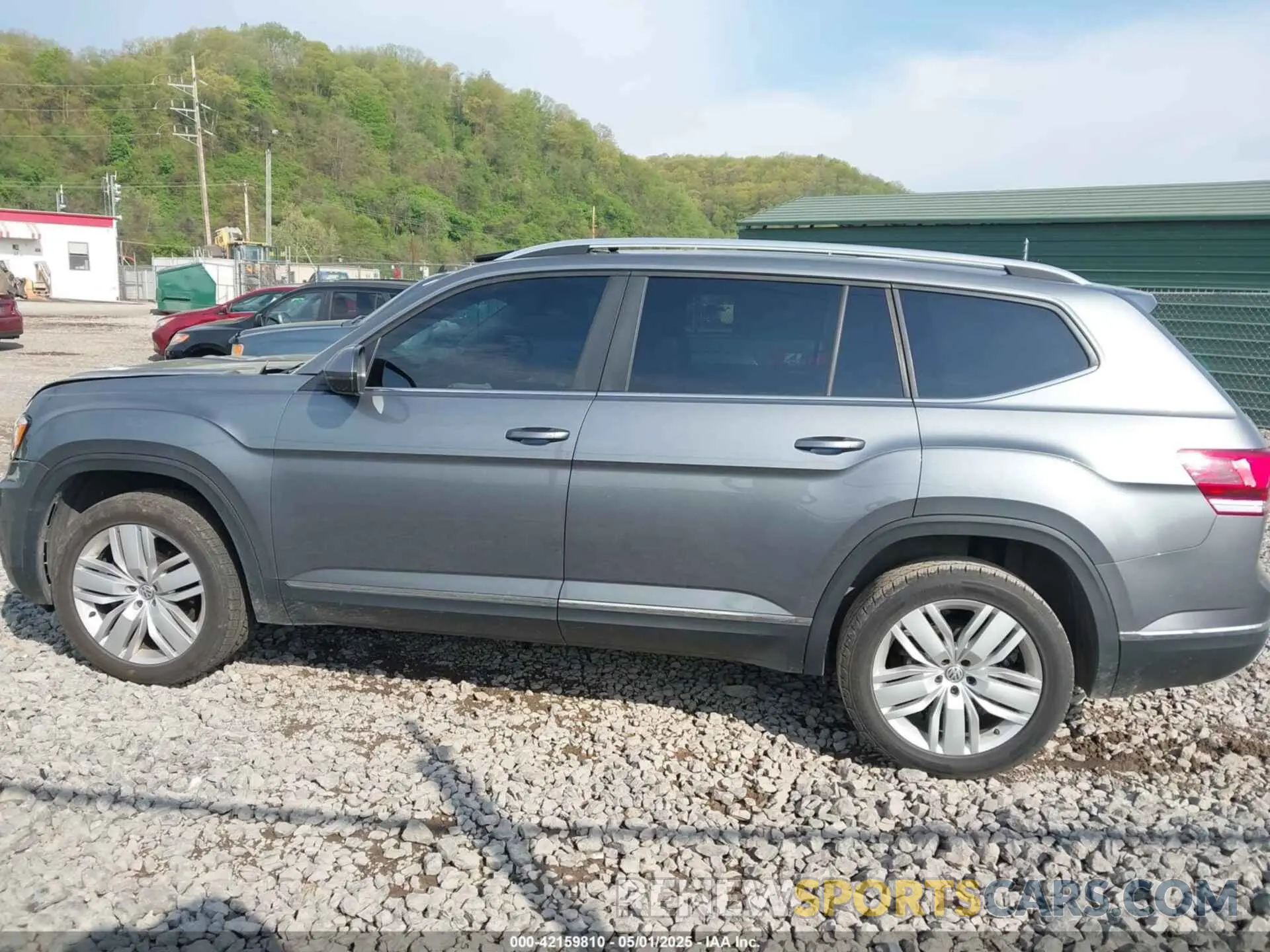14 Photograph of a damaged car 1V2MR2CA7KC541375 VOLKSWAGEN ATLAS 2019