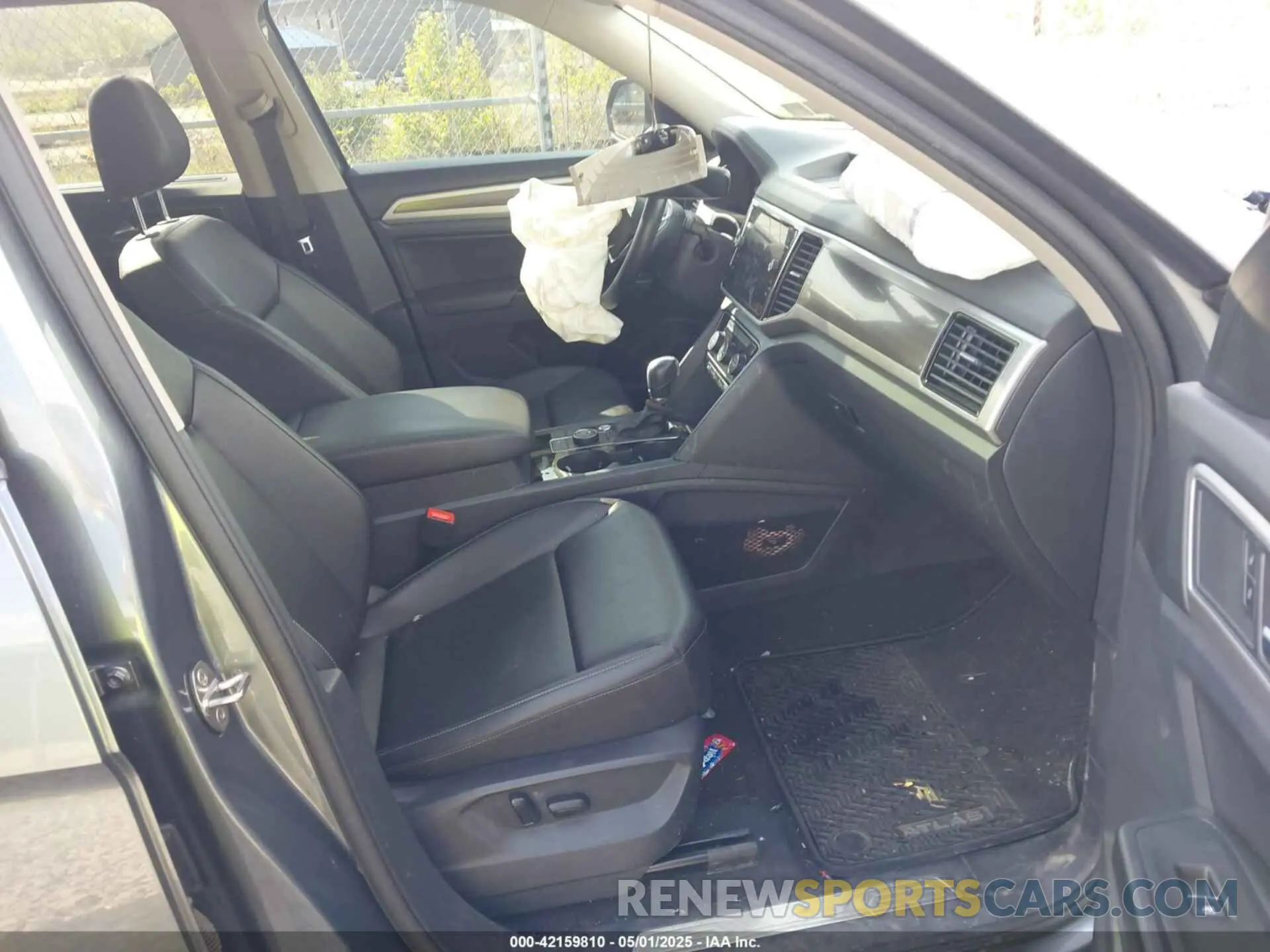 5 Photograph of a damaged car 1V2MR2CA7KC541375 VOLKSWAGEN ATLAS 2019