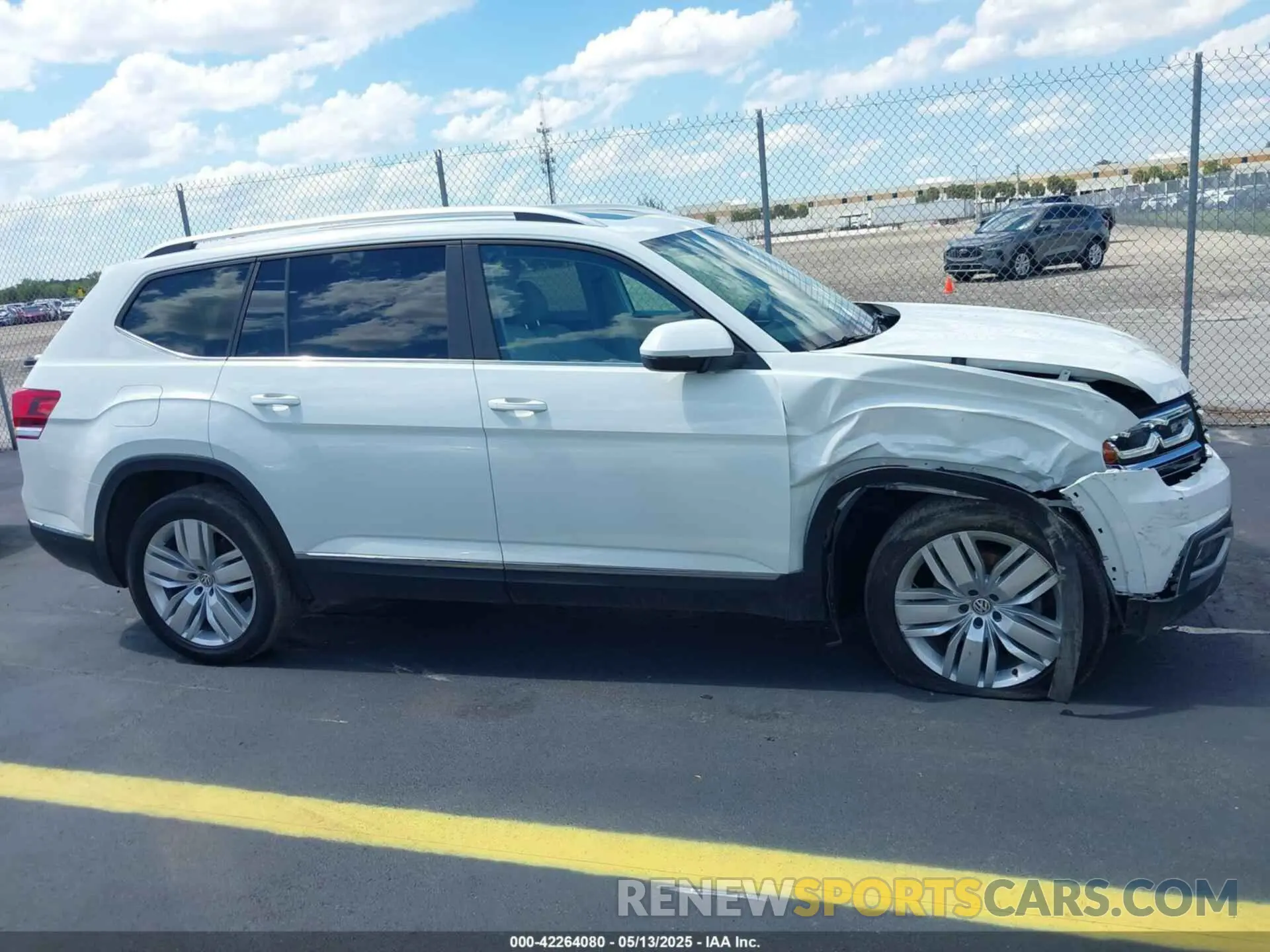 13 Photograph of a damaged car 1V2MR2CA7KC557754 VOLKSWAGEN ATLAS 2019