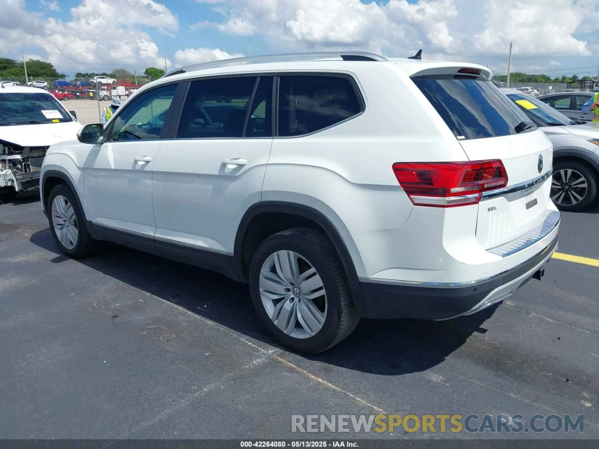 3 Photograph of a damaged car 1V2MR2CA7KC557754 VOLKSWAGEN ATLAS 2019