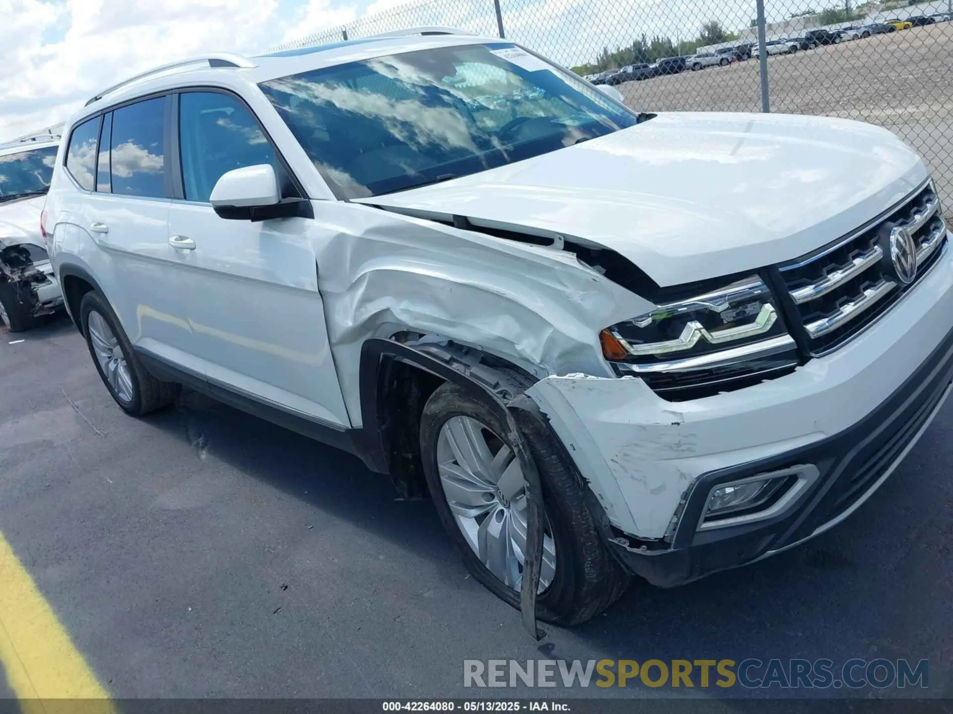 6 Photograph of a damaged car 1V2MR2CA7KC557754 VOLKSWAGEN ATLAS 2019