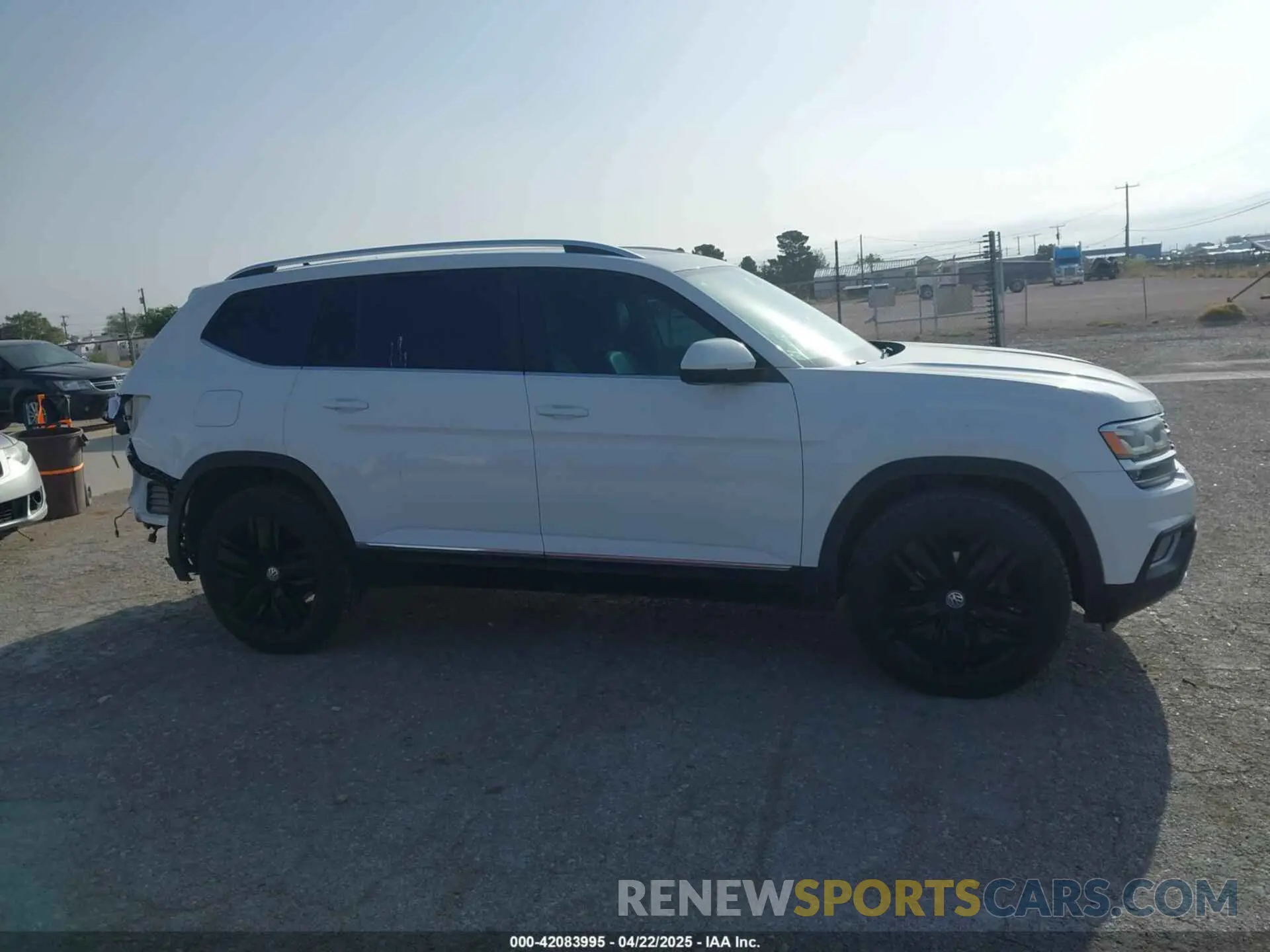 13 Photograph of a damaged car 1V2MR2CA8KC569640 VOLKSWAGEN ATLAS 2019