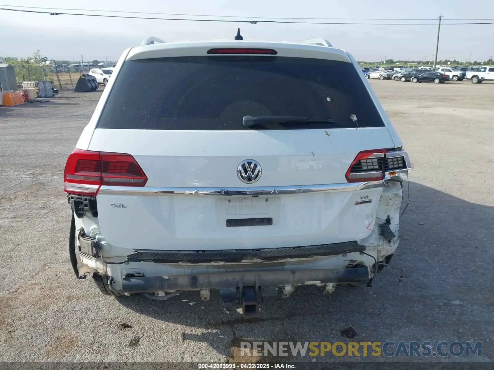16 Photograph of a damaged car 1V2MR2CA8KC569640 VOLKSWAGEN ATLAS 2019