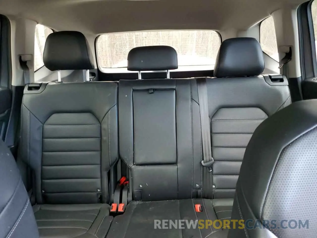10 Photograph of a damaged car 1V2MR2CA8KC596112 VOLKSWAGEN ATLAS 2019