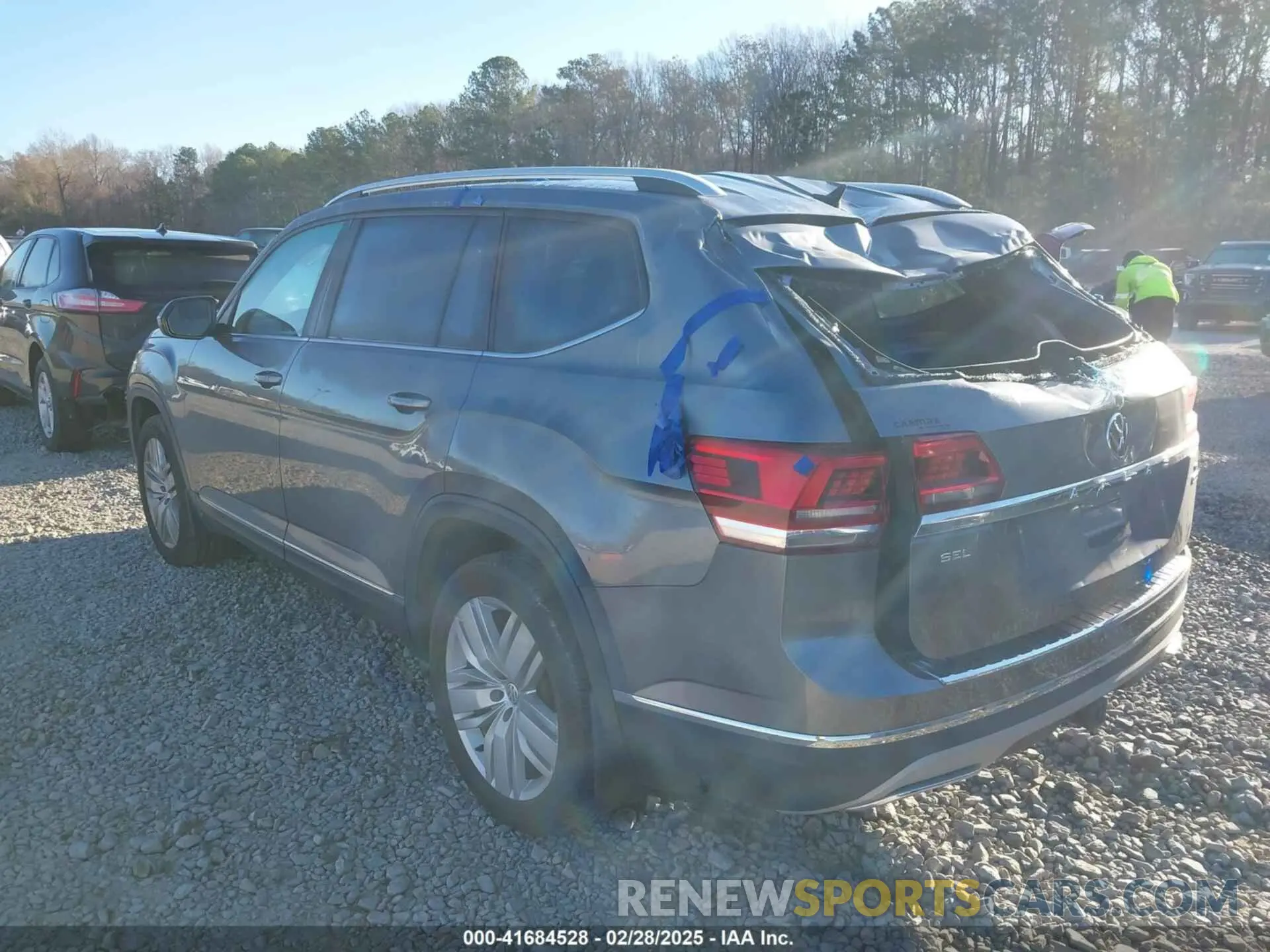 3 Photograph of a damaged car 1V2MR2CA9KC515585 VOLKSWAGEN ATLAS 2019