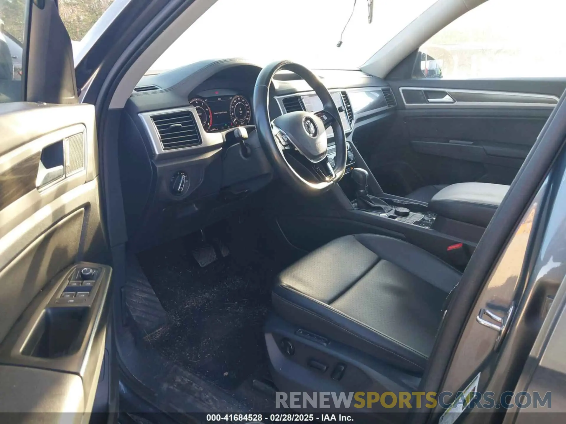 5 Photograph of a damaged car 1V2MR2CA9KC515585 VOLKSWAGEN ATLAS 2019