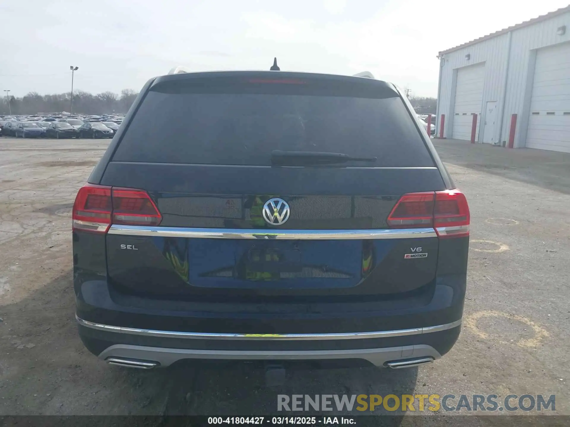 17 Photograph of a damaged car 1V2NR2CA1KC510871 VOLKSWAGEN ATLAS 2019