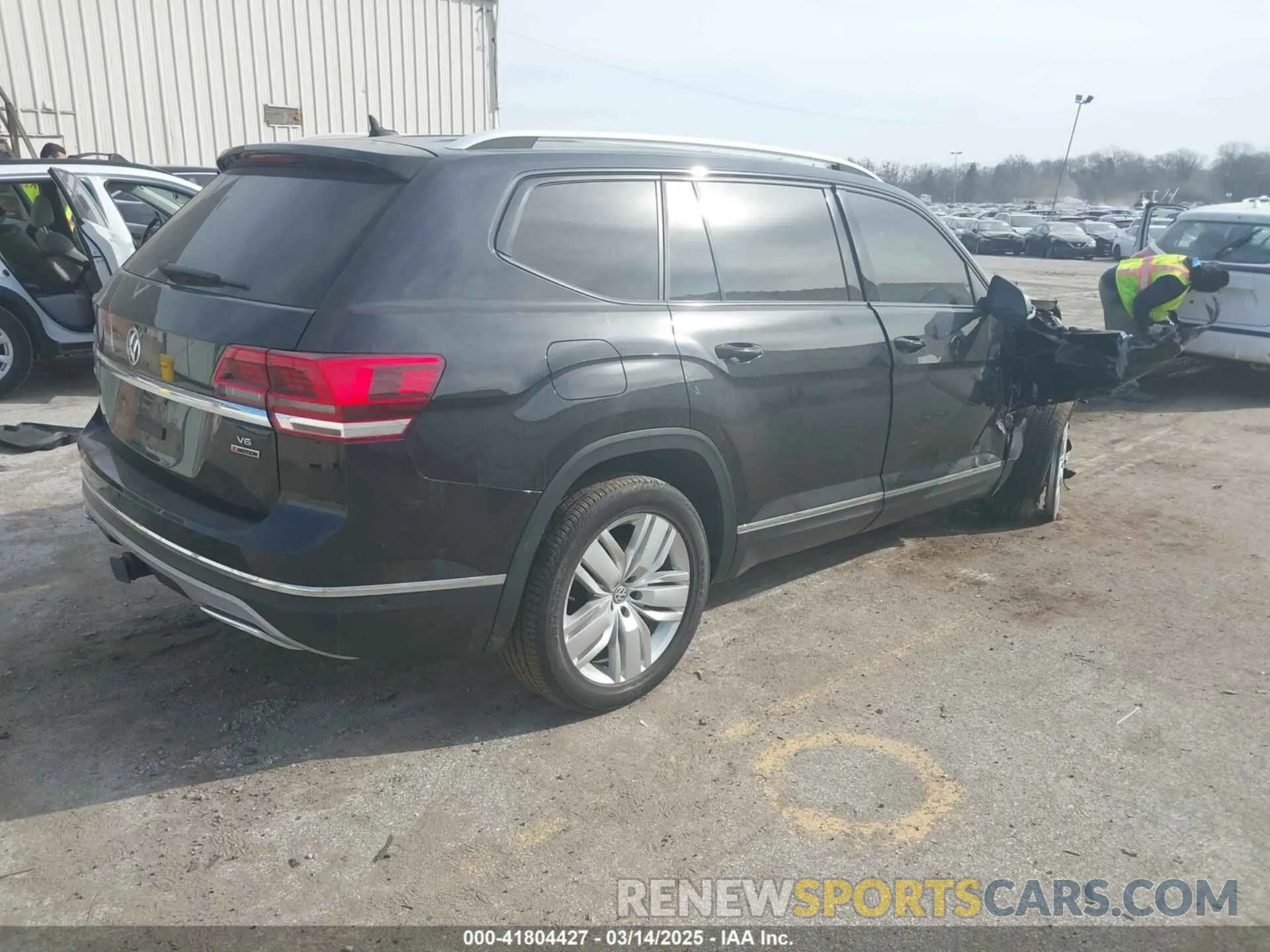 4 Photograph of a damaged car 1V2NR2CA1KC510871 VOLKSWAGEN ATLAS 2019
