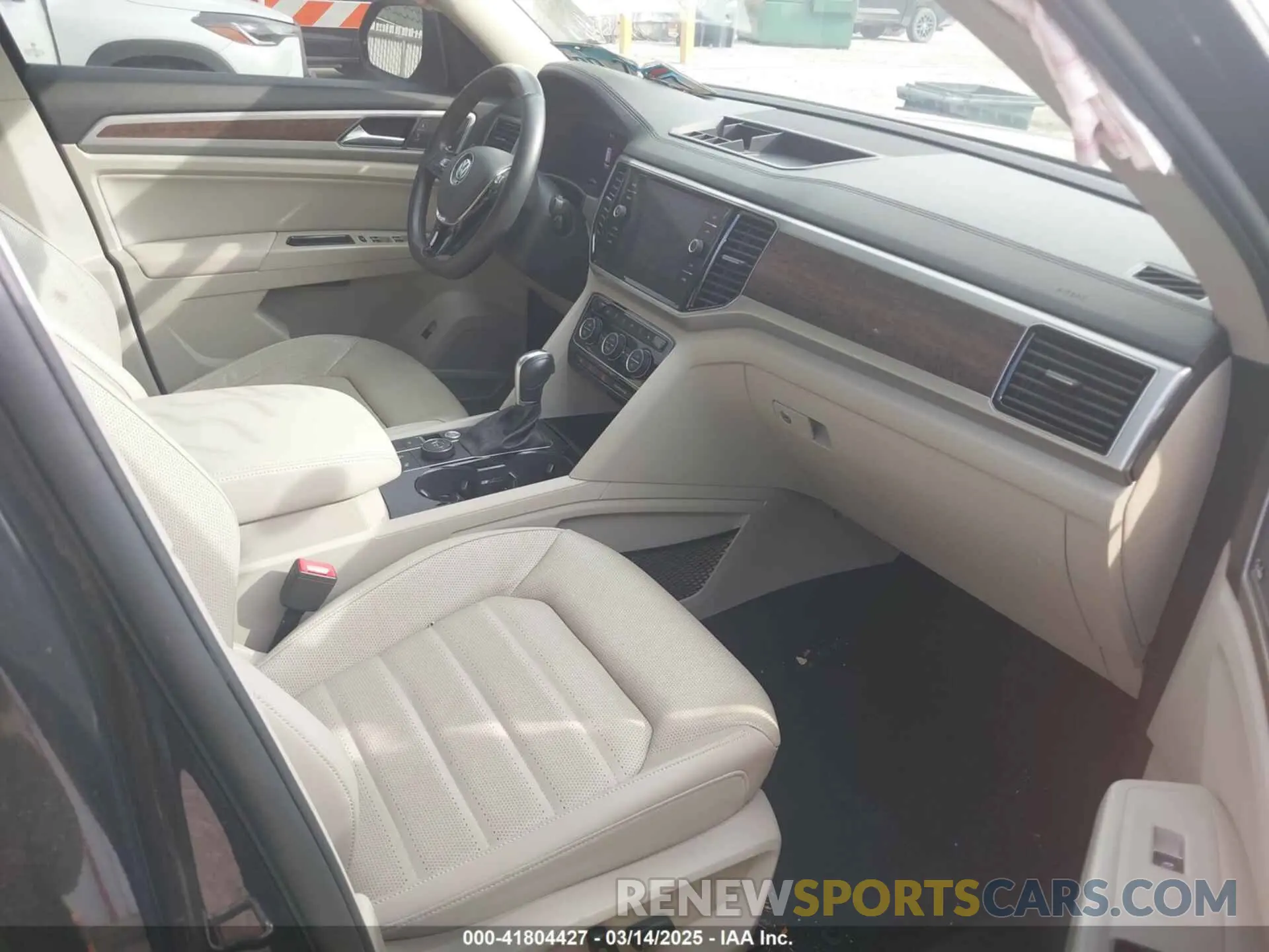 5 Photograph of a damaged car 1V2NR2CA1KC510871 VOLKSWAGEN ATLAS 2019