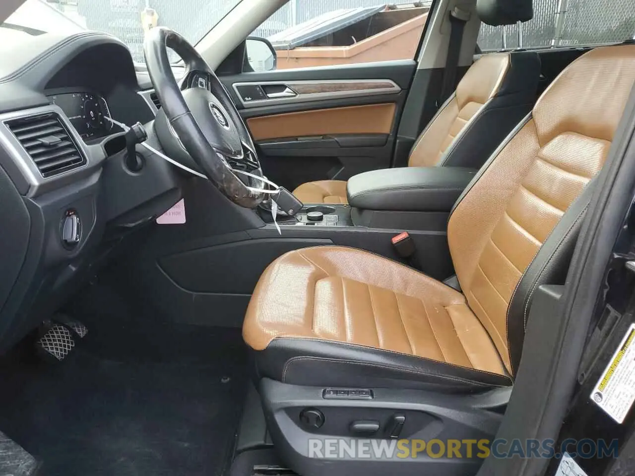 7 Photograph of a damaged car 1V2NR2CA1KC575462 VOLKSWAGEN ATLAS 2019