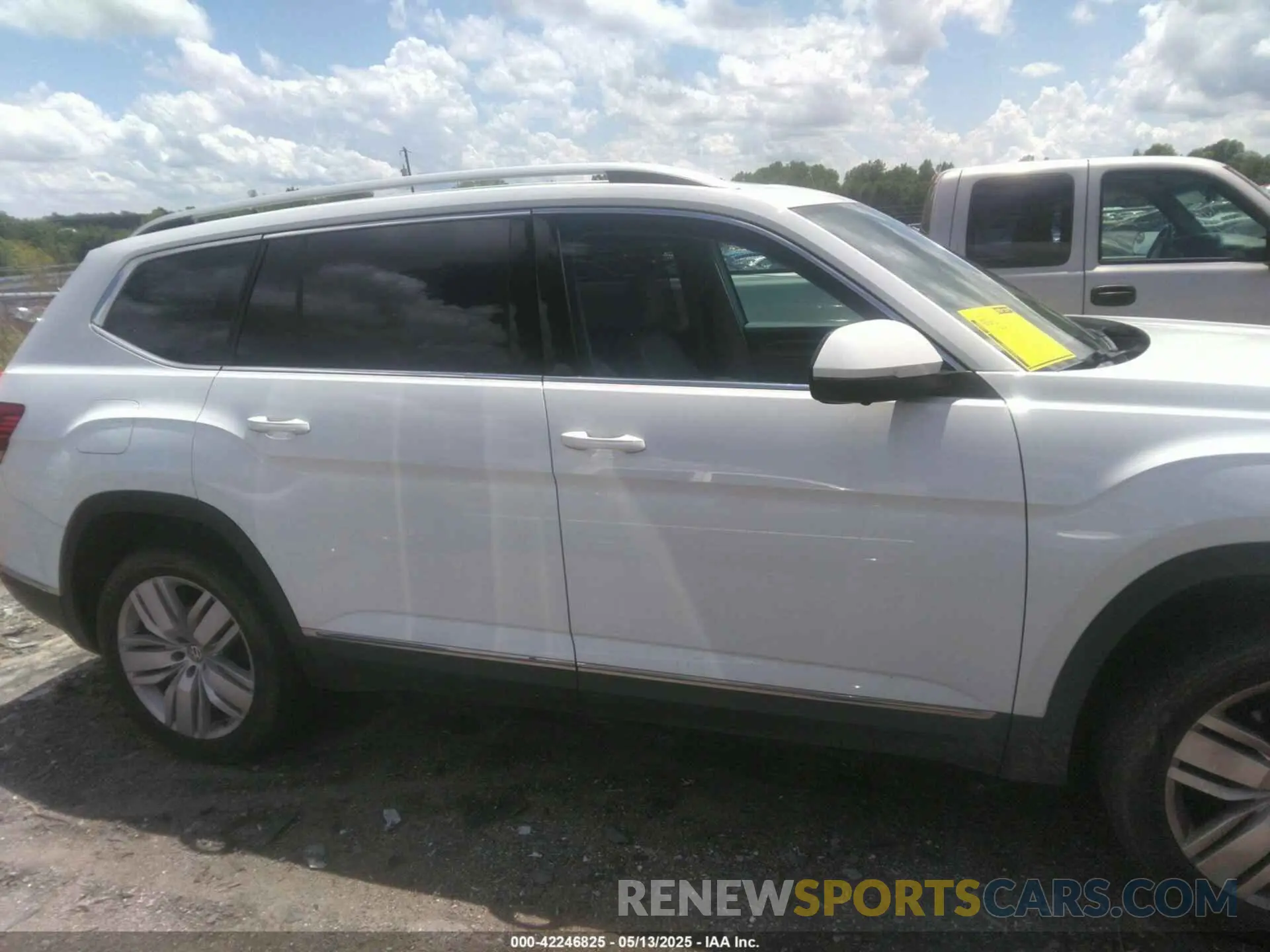 13 Photograph of a damaged car 1V2NR2CA2KC531552 VOLKSWAGEN ATLAS 2019