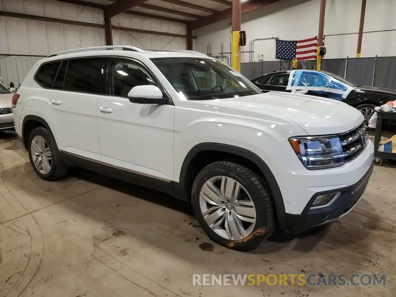 4 Photograph of a damaged car 1V2NR2CA2KC622904 VOLKSWAGEN ATLAS 2019