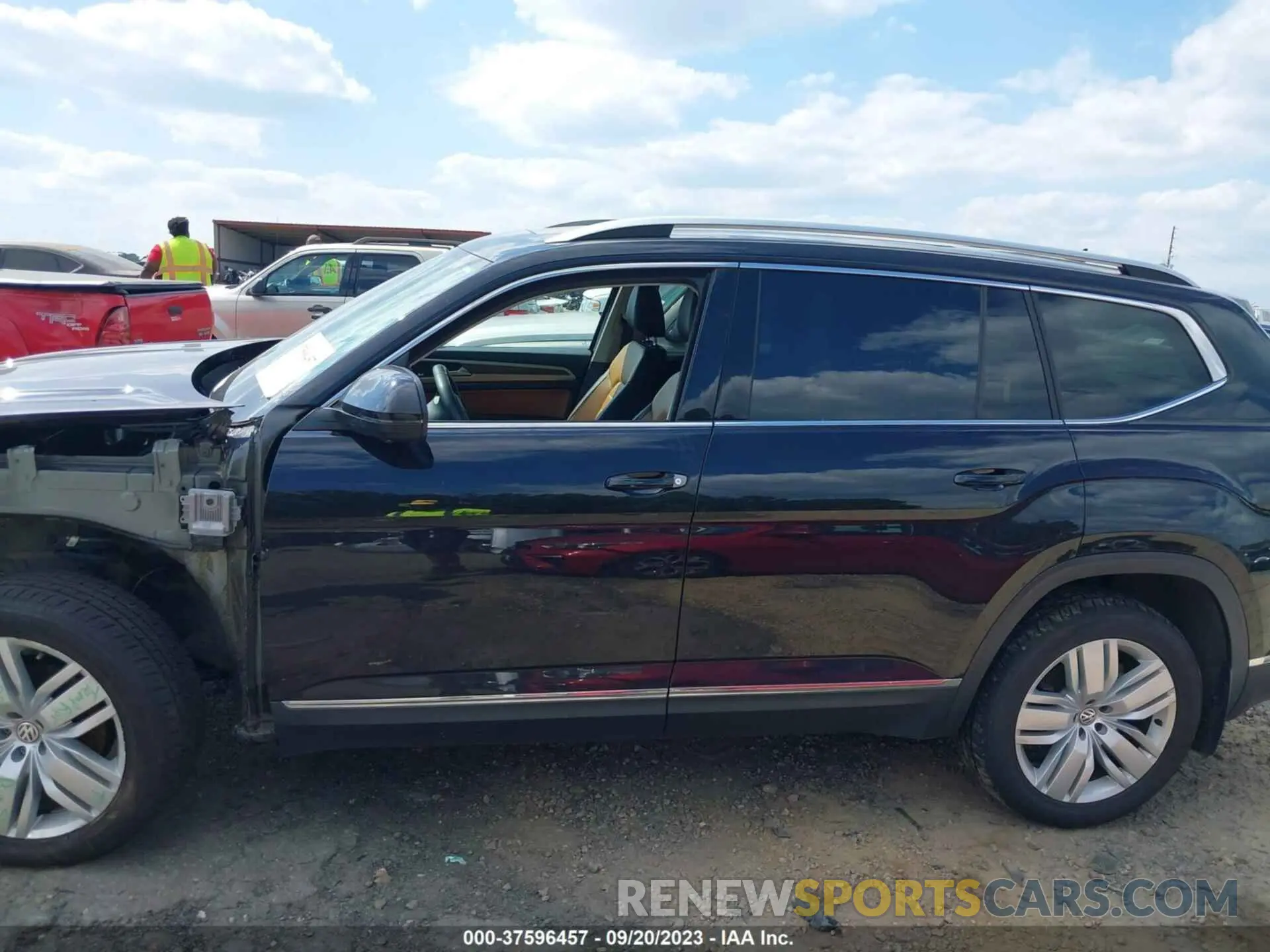 15 Photograph of a damaged car 1V2NR2CA3KC504487 VOLKSWAGEN ATLAS 2019
