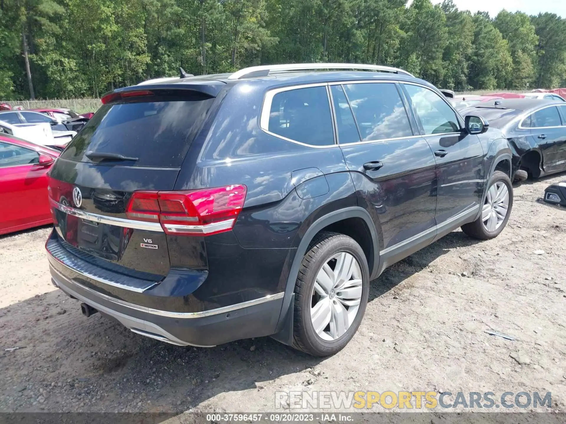 4 Photograph of a damaged car 1V2NR2CA3KC504487 VOLKSWAGEN ATLAS 2019