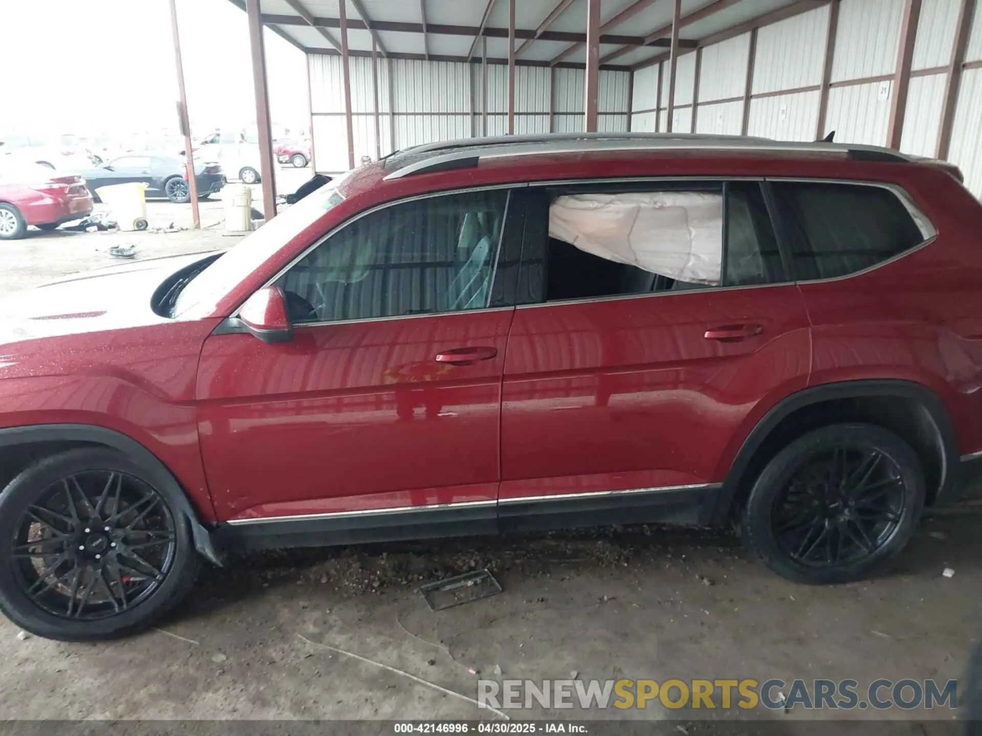 14 Photograph of a damaged car 1V2NR2CA3KC517028 VOLKSWAGEN ATLAS 2019