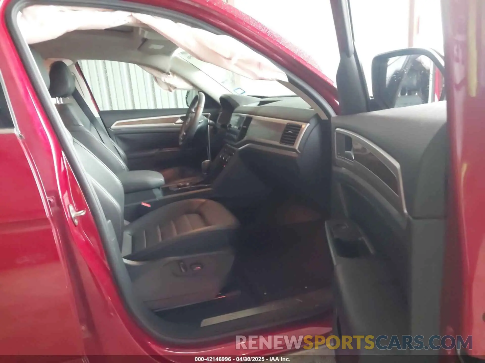5 Photograph of a damaged car 1V2NR2CA3KC517028 VOLKSWAGEN ATLAS 2019