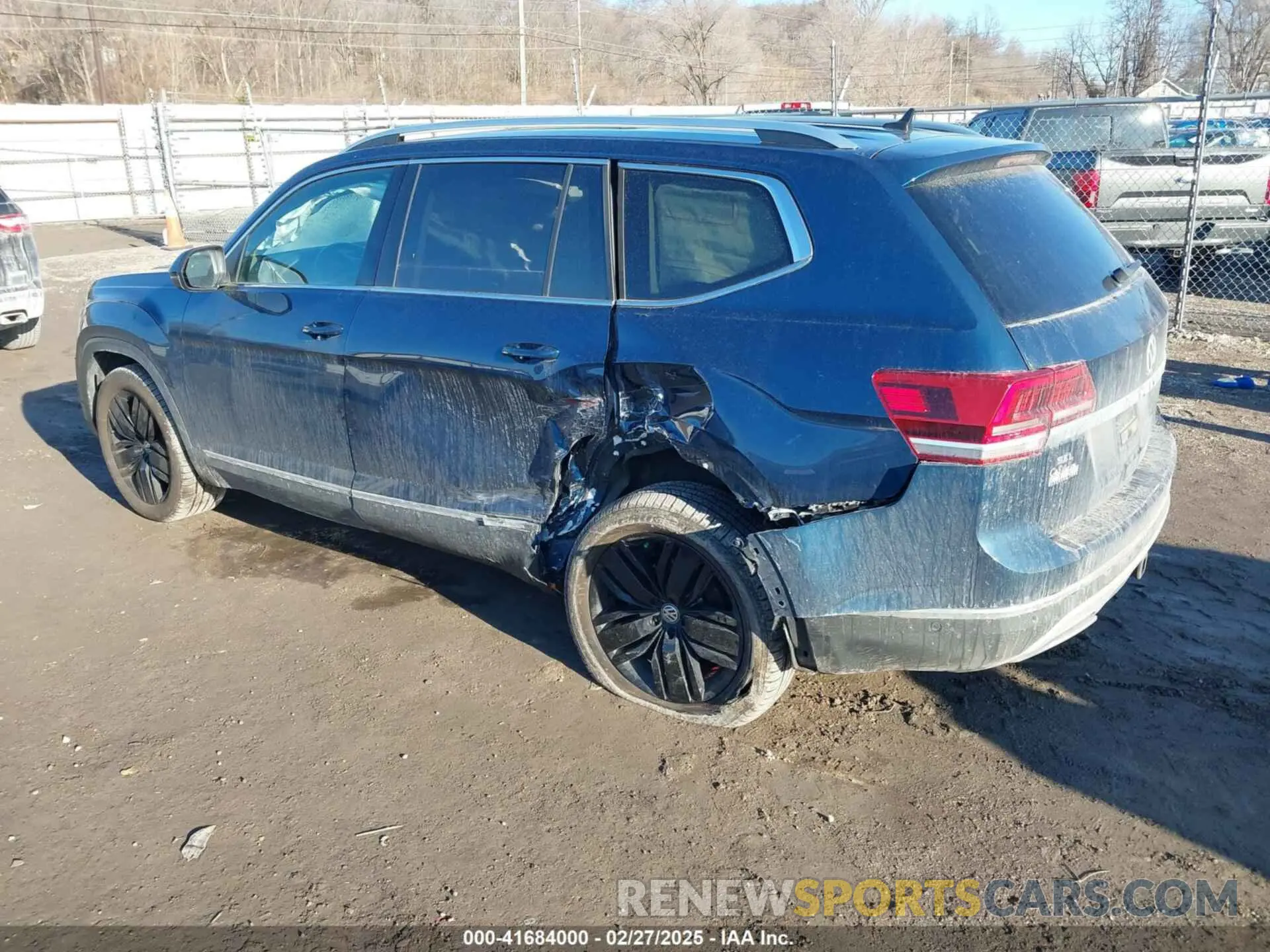3 Photograph of a damaged car 1V2NR2CA3KC541913 VOLKSWAGEN ATLAS 2019