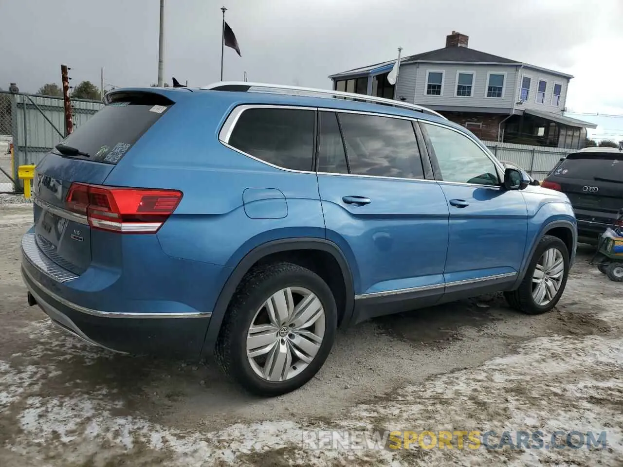 3 Photograph of a damaged car 1V2NR2CA3KC546433 VOLKSWAGEN ATLAS 2019
