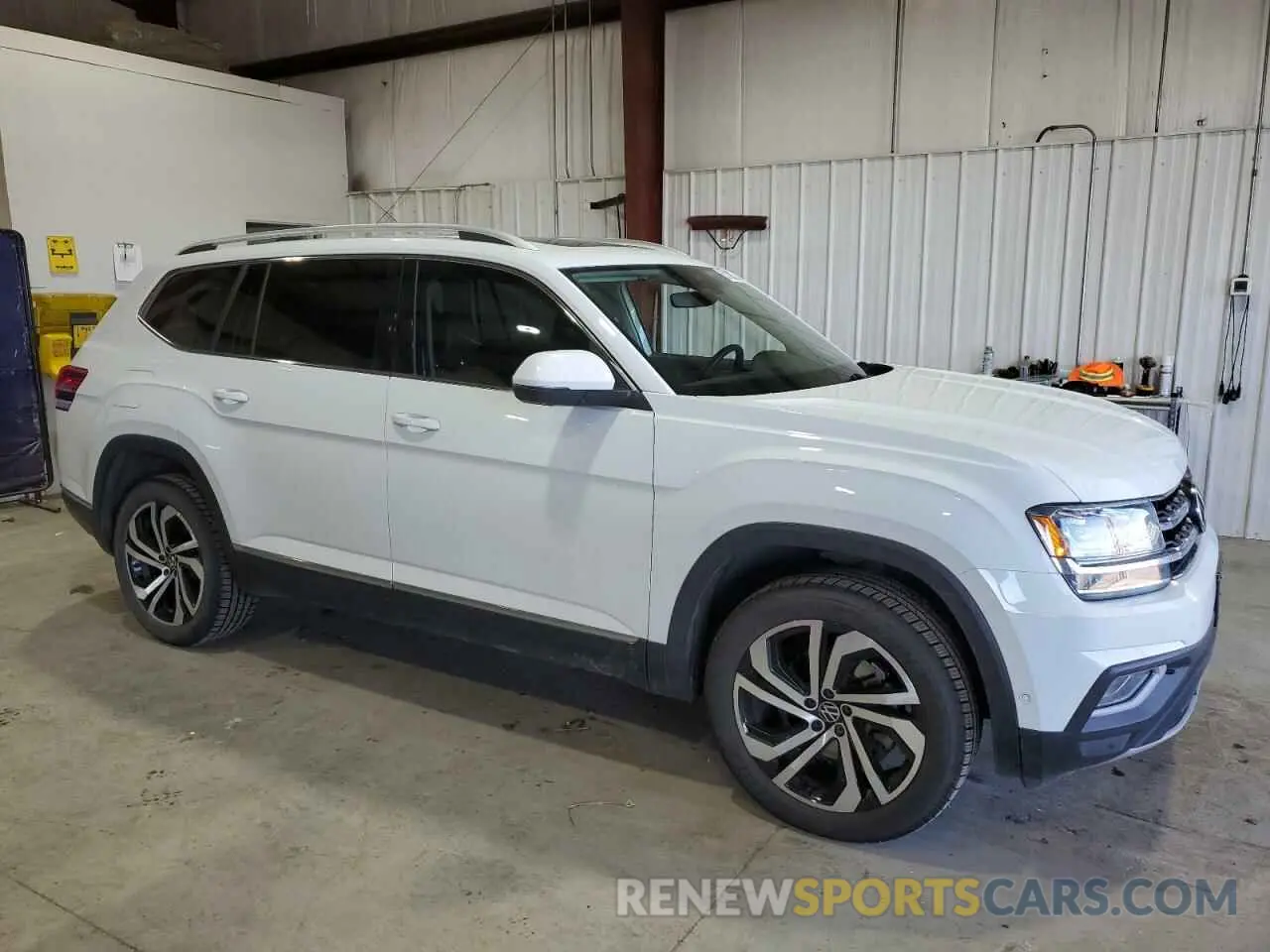 4 Photograph of a damaged car 1V2NR2CA3KC611569 VOLKSWAGEN ATLAS 2019