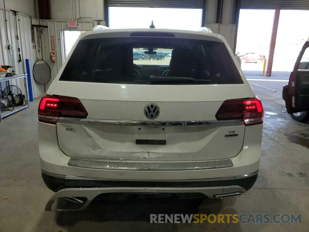 6 Photograph of a damaged car 1V2NR2CA3KC611569 VOLKSWAGEN ATLAS 2019