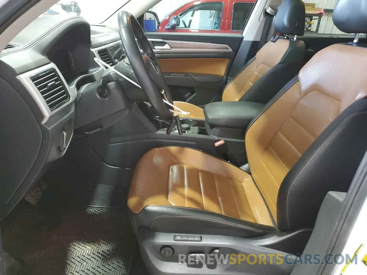7 Photograph of a damaged car 1V2NR2CA3KC611569 VOLKSWAGEN ATLAS 2019