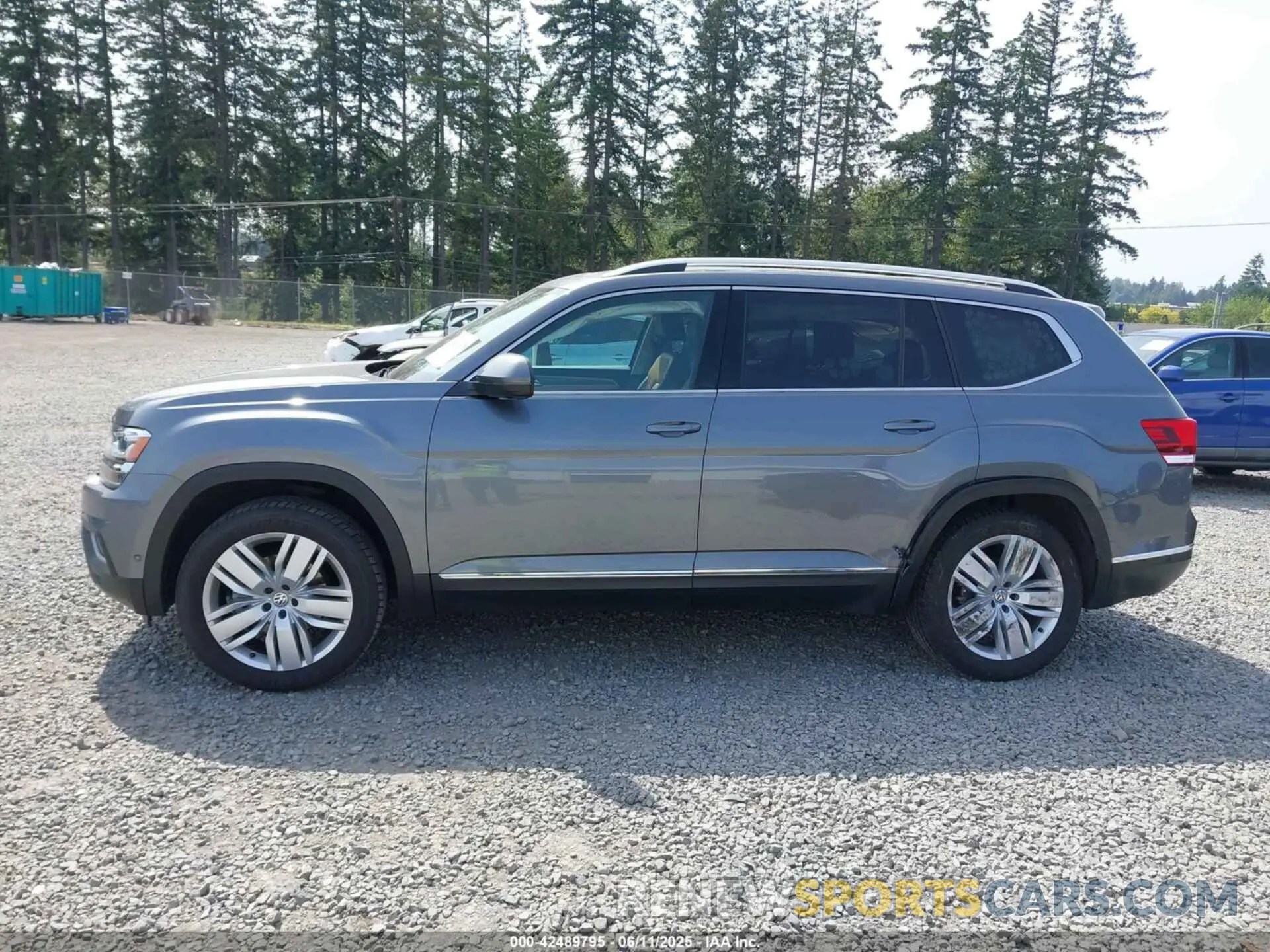 14 Photograph of a damaged car 1V2NR2CA4KC522304 VOLKSWAGEN ATLAS 2019