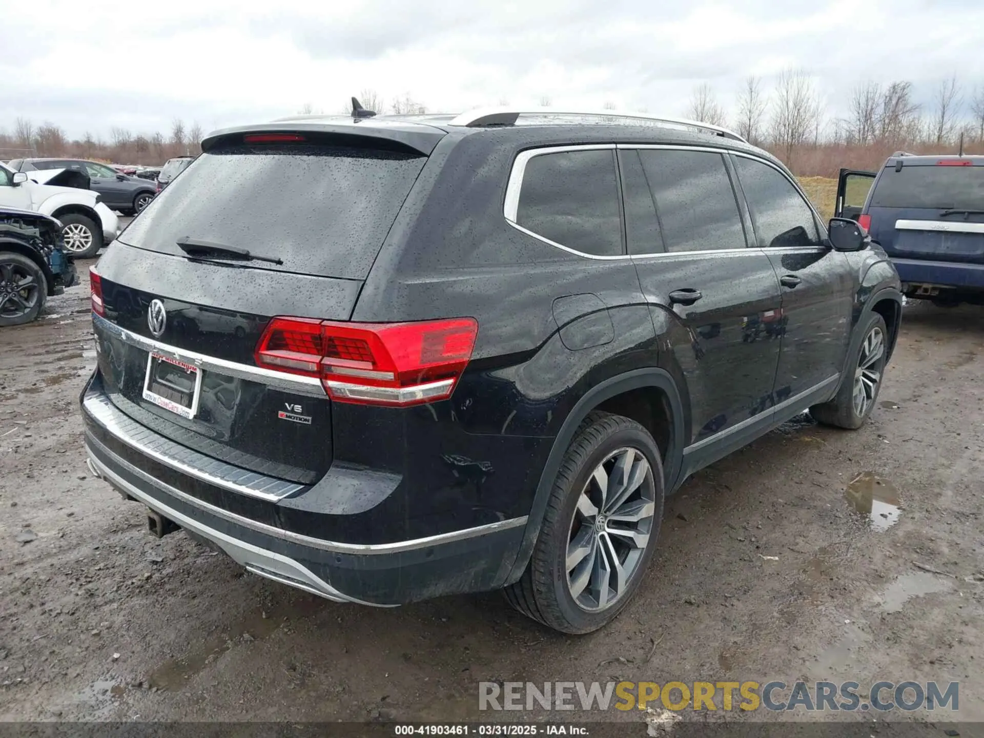 4 Photograph of a damaged car 1V2NR2CA4KC554153 VOLKSWAGEN ATLAS 2019