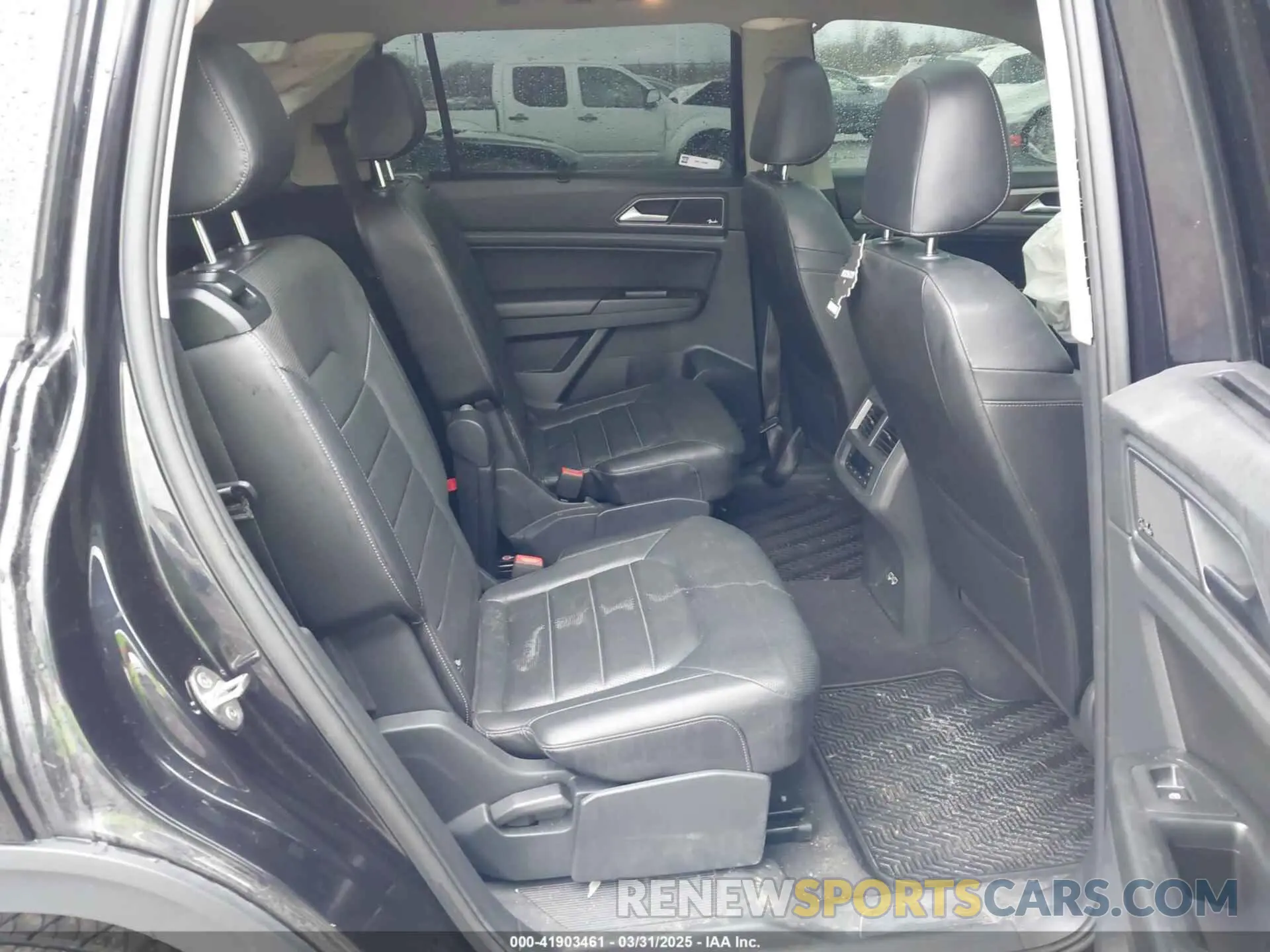 8 Photograph of a damaged car 1V2NR2CA4KC554153 VOLKSWAGEN ATLAS 2019